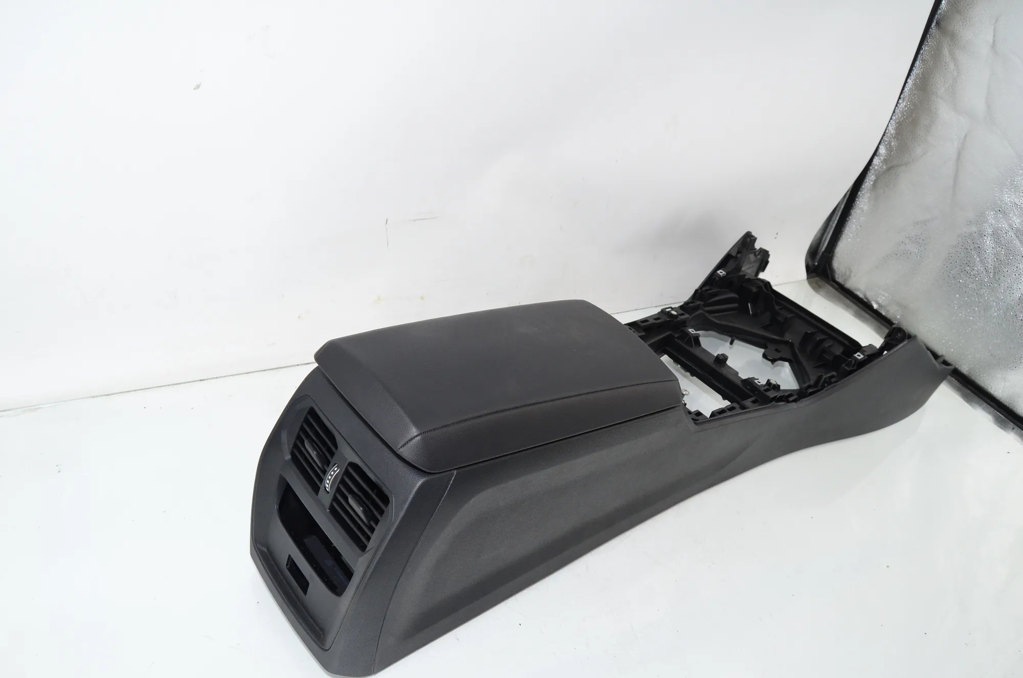 Center Console – OEM 6996833 · BMW 3 Touring (G21) (2019 - -) 318 i 2023 – 3