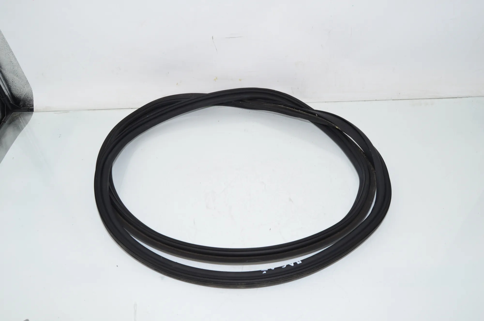 Tailgate Rubber Seal – OEM 8497196 · BMW 3 Touring (G21) (2019 - -) 318 i 2023 – 2