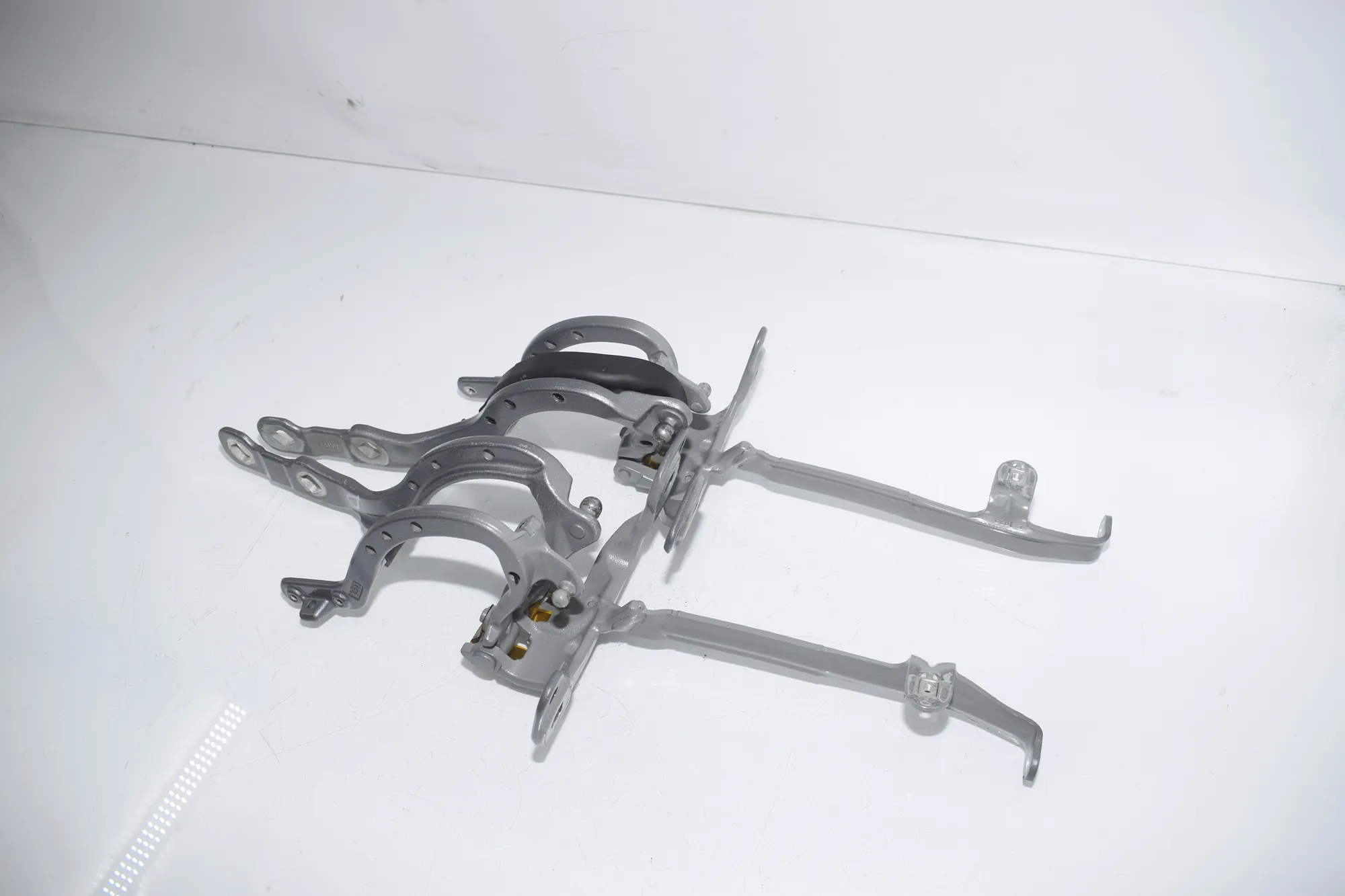 Left Side Bootlid Hinge – OEM 7453406 · BMW 3 Touring (G21) (2019 - -) 318 i 2023 – 2