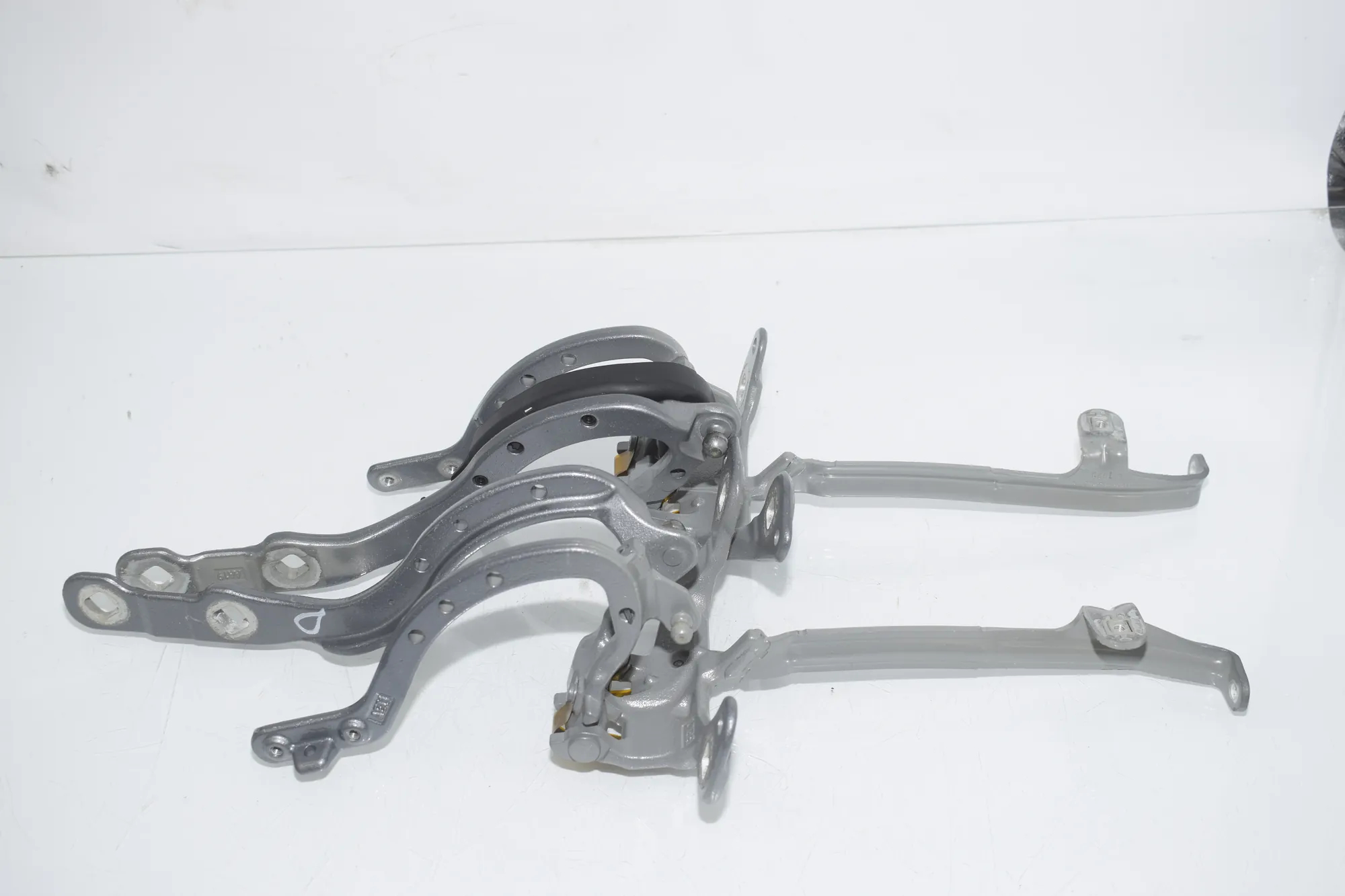 Left Side Bootlid Hinge – OEM 7453406 · BMW 3 Touring (G21) (2019 - -) 318 i 2023