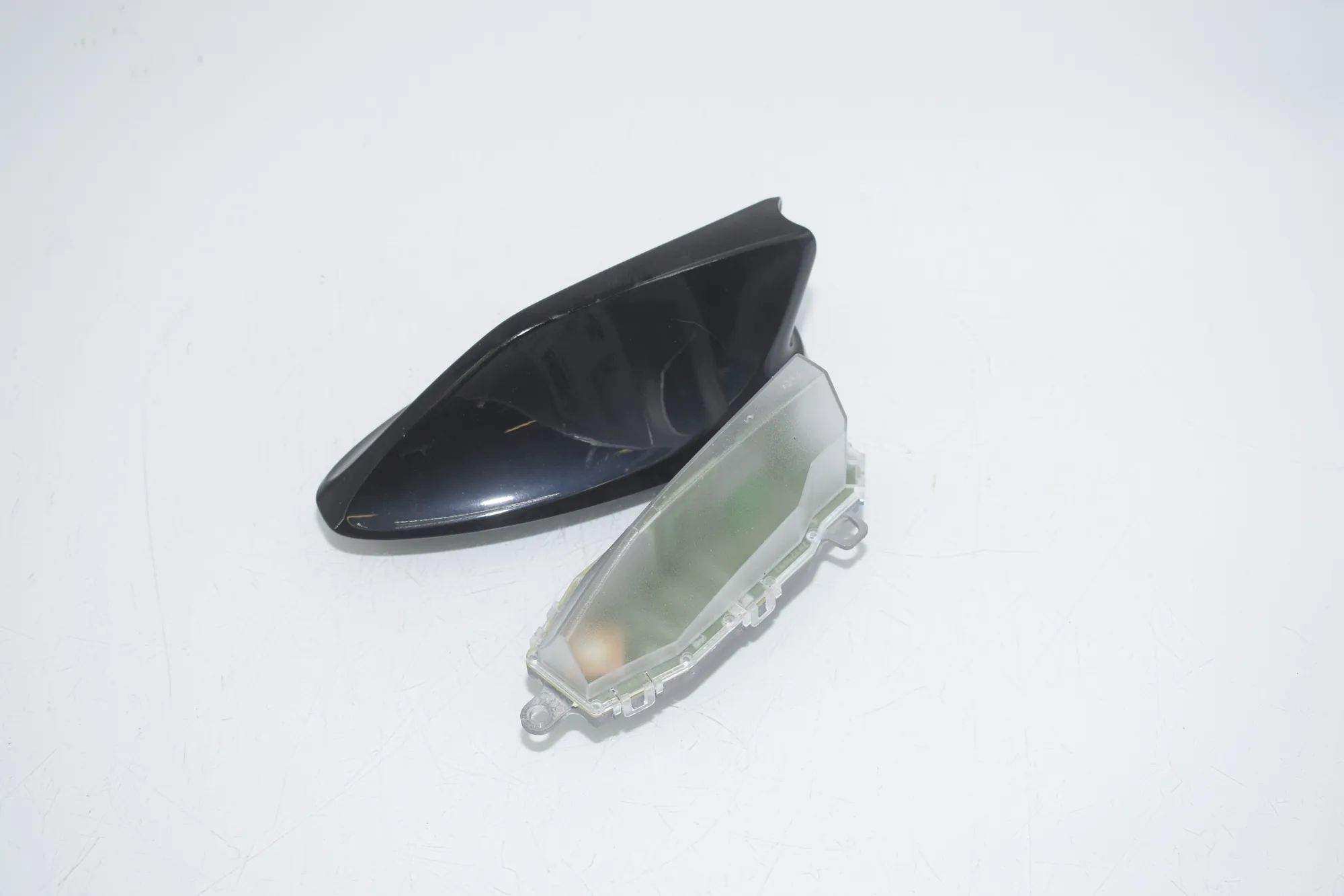 Antenna Trim – OEM 9290893 · BMW i3 (I01) Electric 2014