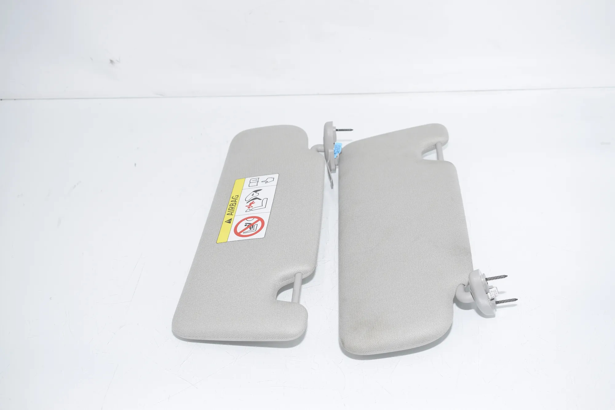 Right Side Sun Visor – OEM 5A83622 · BMW i3 (I01) Electric 2014 – 4