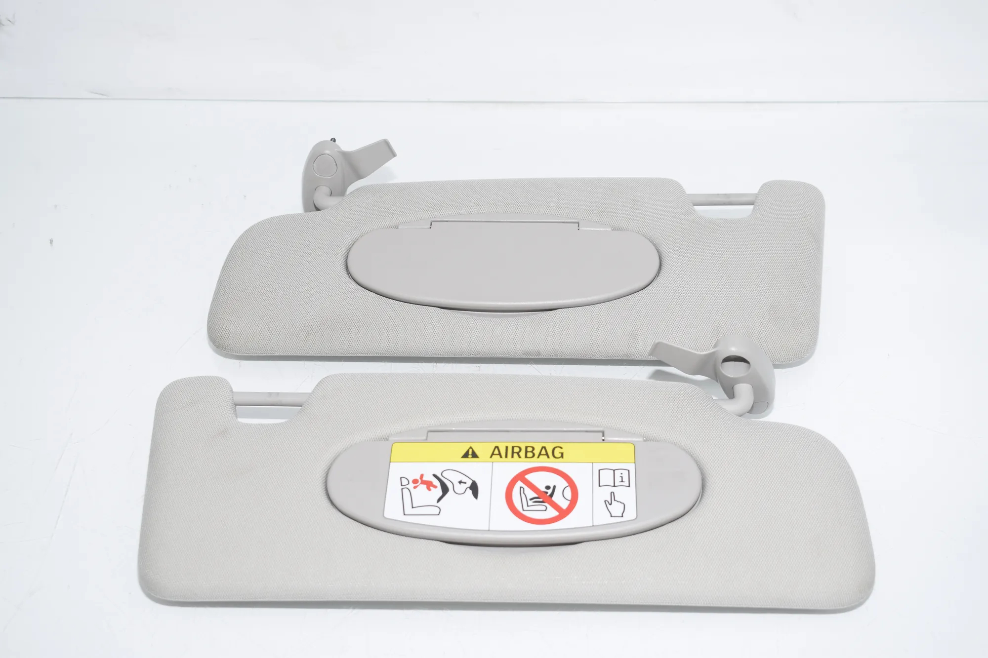 Right Side Sun Visor – OEM 5A83622 · BMW i3 (I01) Electric 2014 – 2