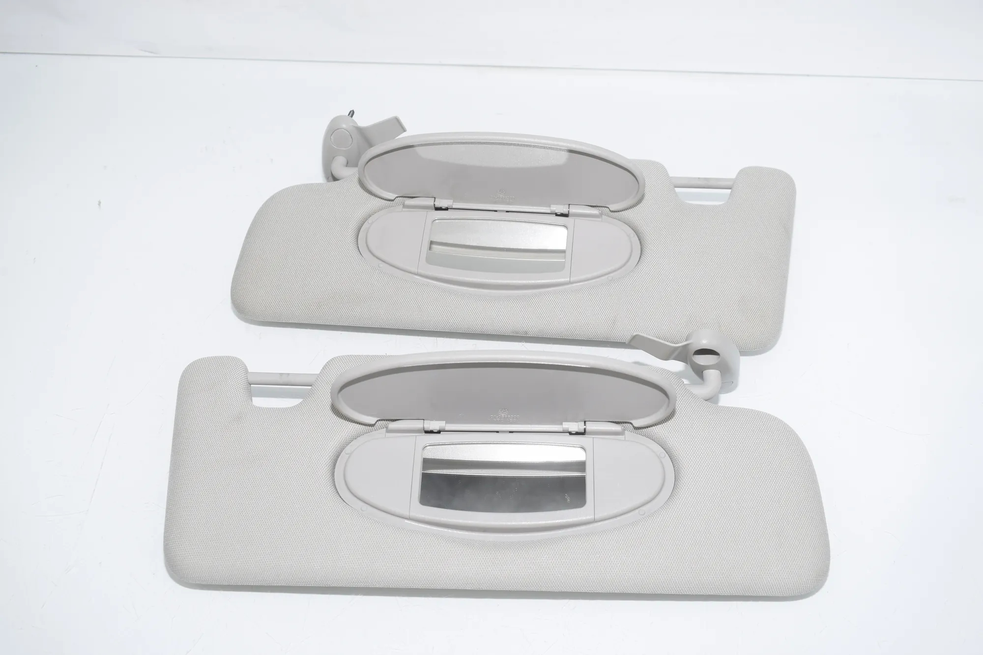 Right Side Sun Visor – OEM 5A83622 · BMW i3 (I01) Electric 2014 – 3