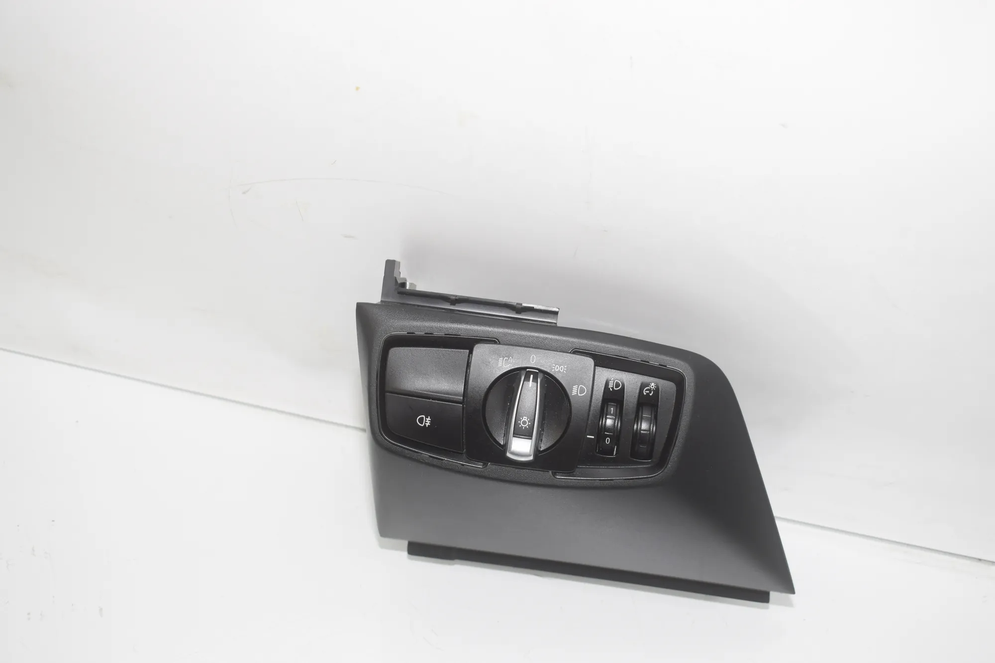 Headlight Switch Control Unit – OEM 9311725 · BMW i3 (I01) Electric 2014