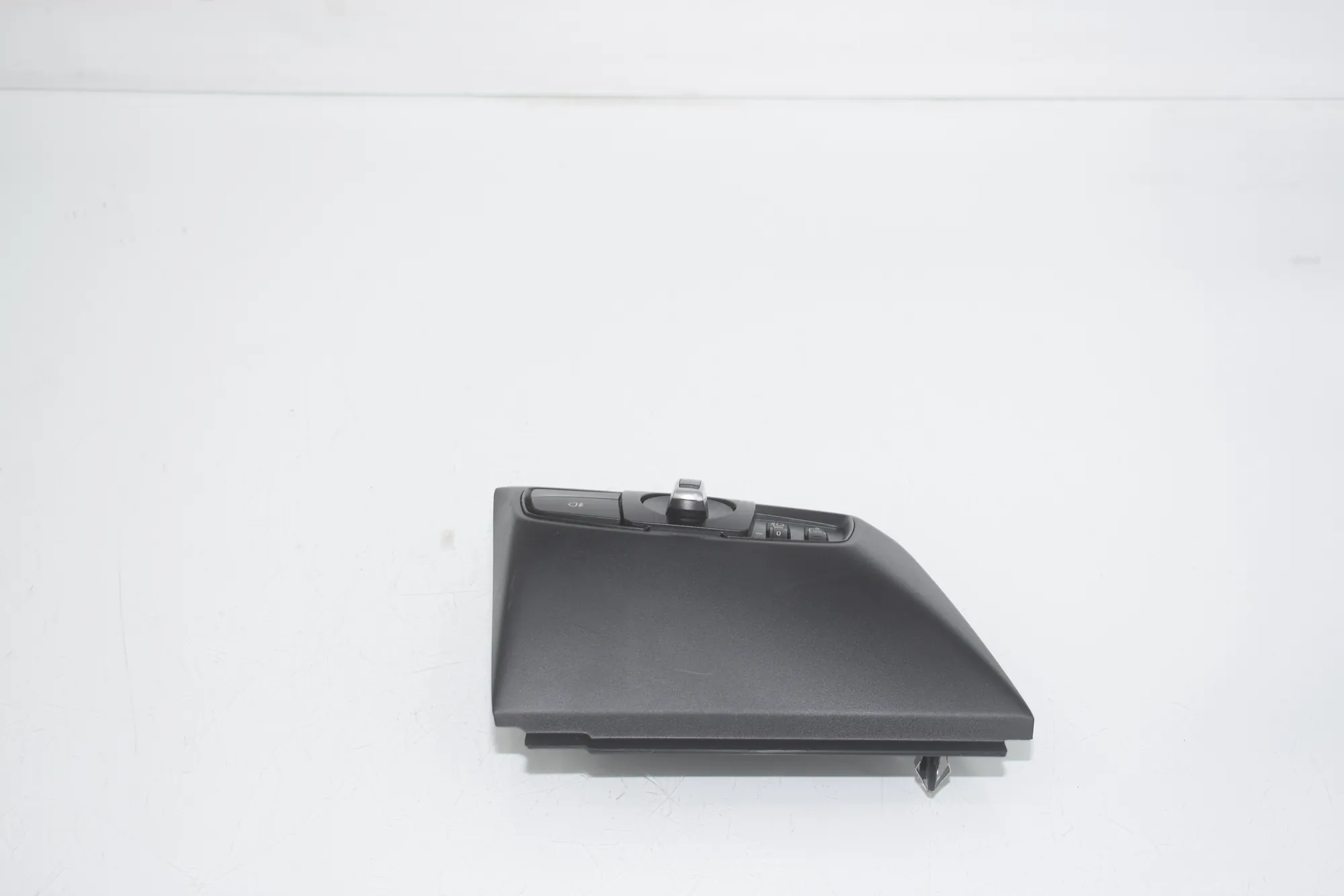 Headlight Switch Control Unit – OEM 9311725 · BMW i3 (I01) Electric 2014 – 3
