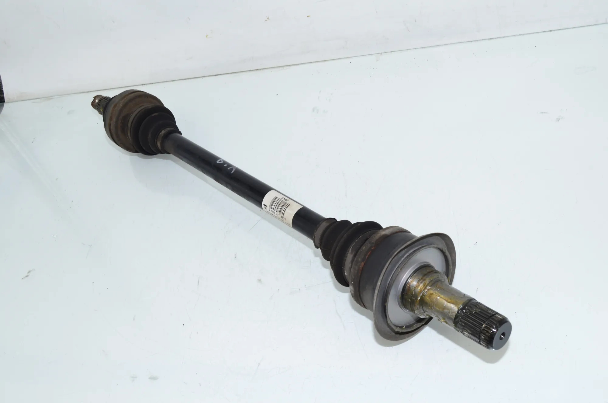 Rear Left Driveshaft – OEM 7581017 · BMW 5 Touring (F11) 530 d 2011 – 3
