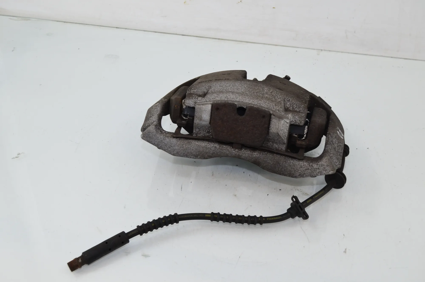 Front Right Brake Caliper – OEM 6786818 · BMW 5 Touring (F11) 535 d 2011