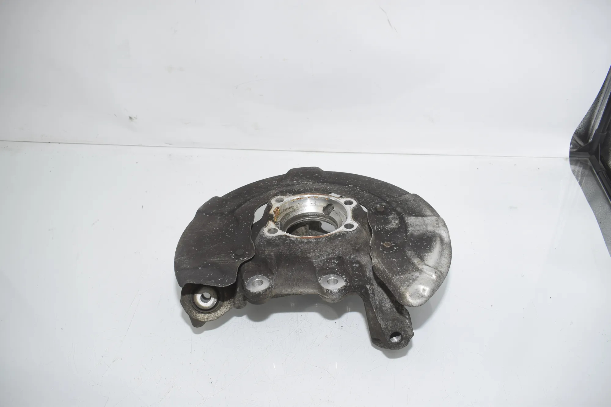 Rear Right Wheel Hub – OEM 6861138 · BMW 5 Touring (G31) (2017 - -) 520 d 2019 – 2
