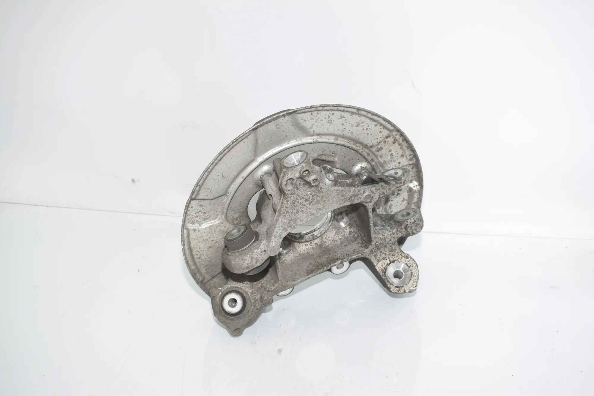 Rear Left Wheel Hub Spindle – OEM 6861137 · BMW 5 Touring (G31) (2017 - -) 520 d 2019 – 3