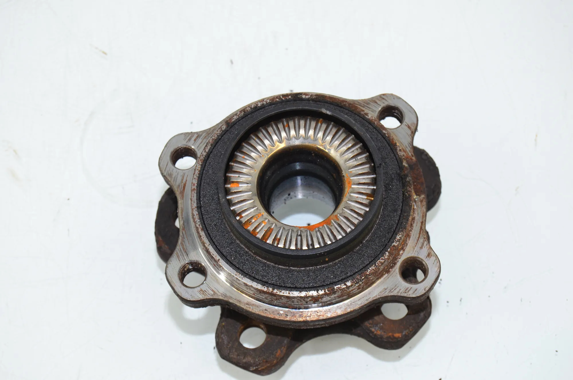 Rear Left Wheel Bearing – OEM 6899175 · BMW 5 Touring (G31) (2017 - -) 520 d 2019 – 3