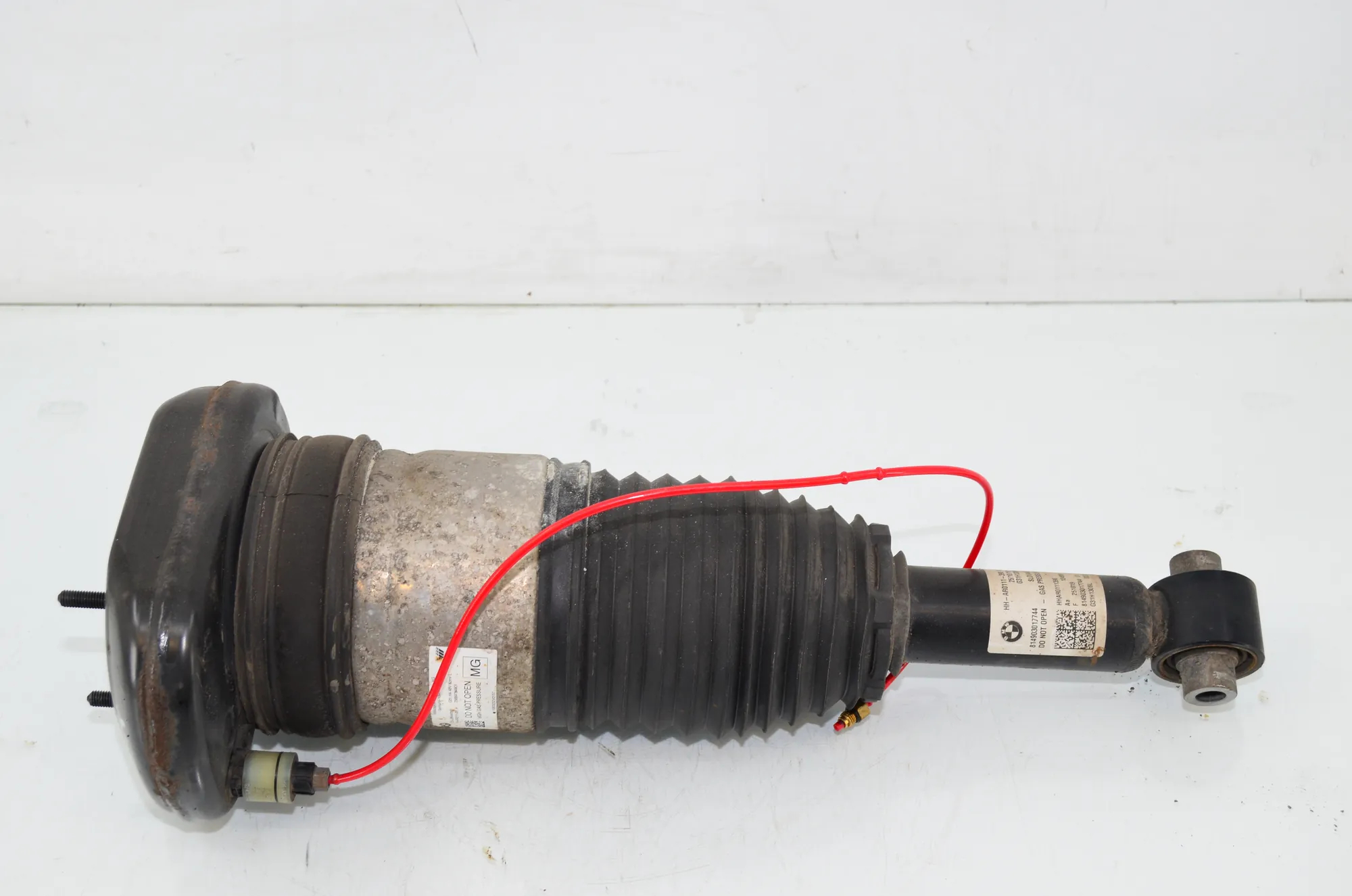 Rear Left Shock Absorber – OEM 6897849 · BMW 5 Touring (G31) (2017 - -) 520 d 2019