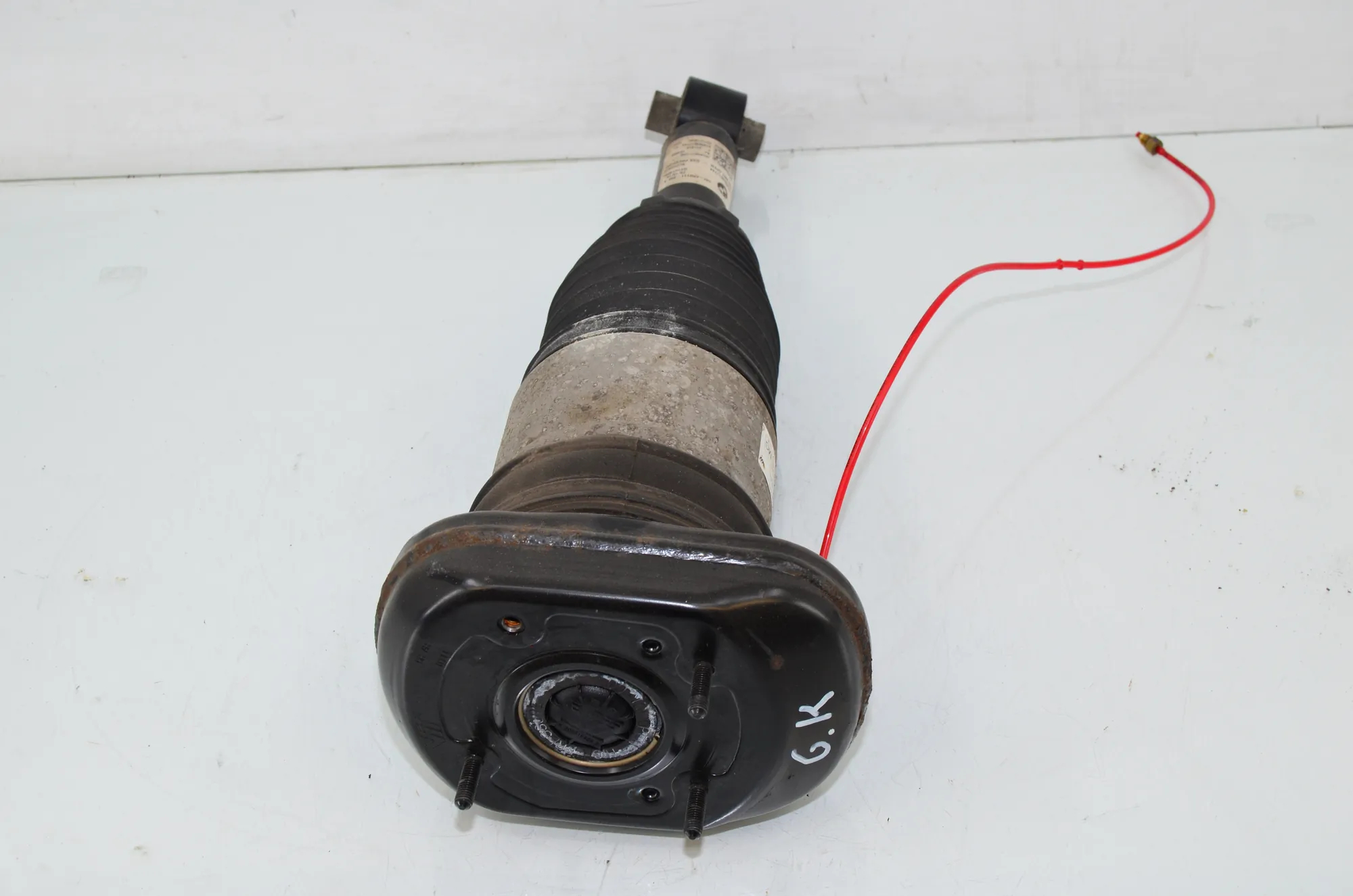 Rear Left Shock Absorber – OEM 6897849 · BMW 5 Touring (G31) (2017 - -) 520 d 2019 – 2
