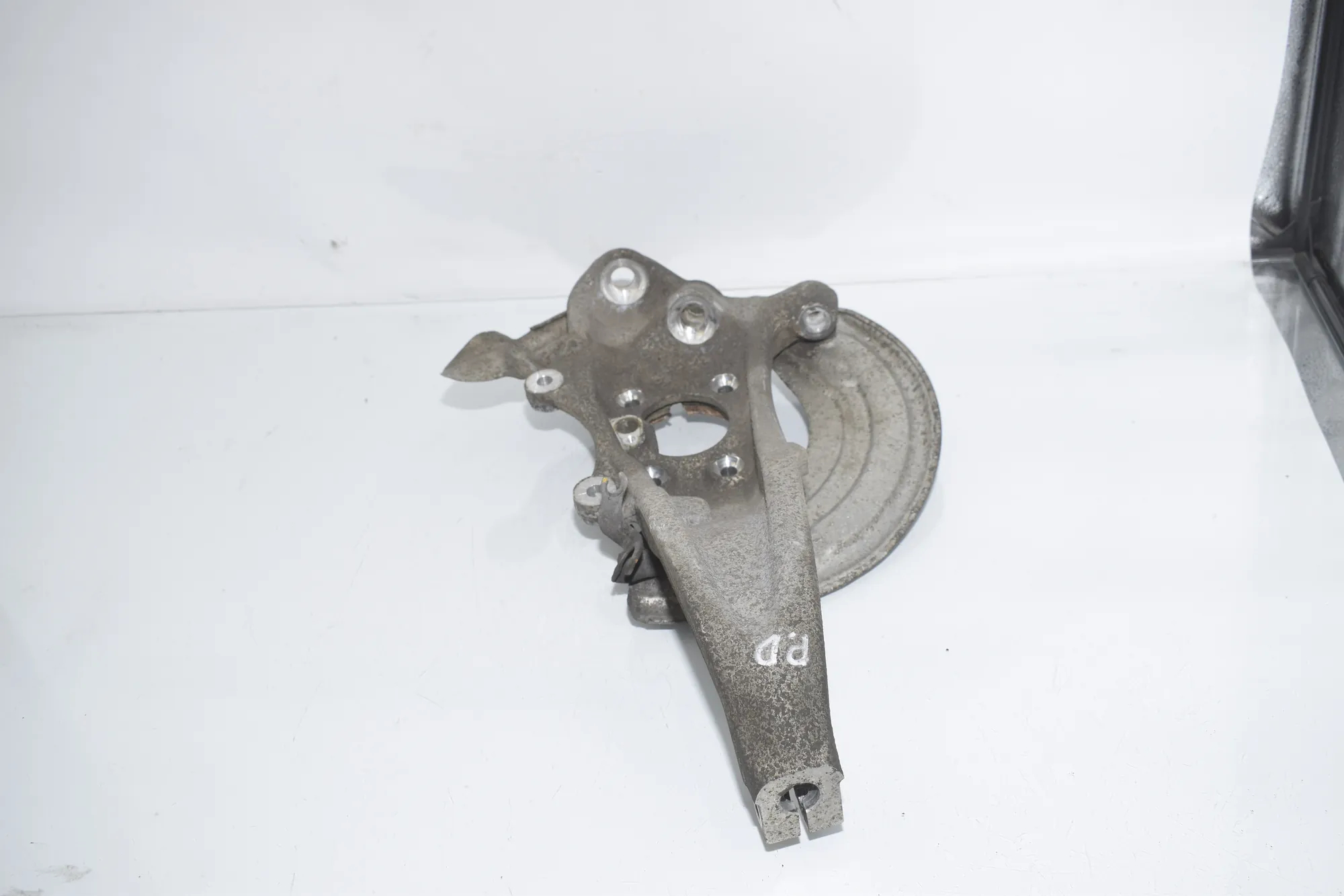 Front Right Wheel Hub – OEM 6884382 · BMW 5 Touring (G31) (2017 - -) 520 d 2019 – 2