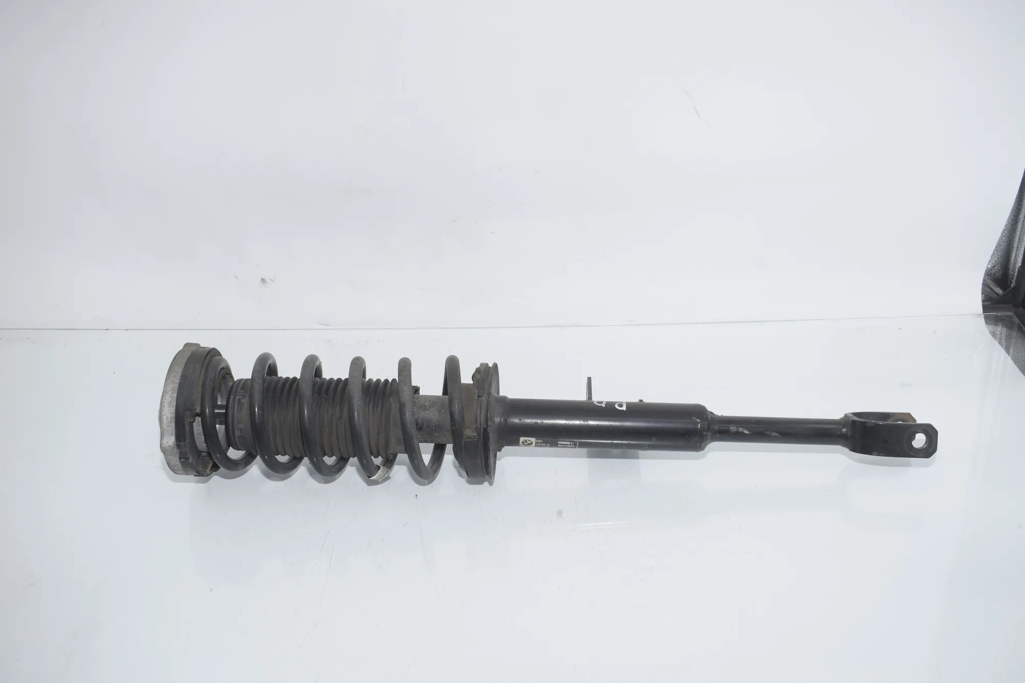Front Right Shock Absorber – OEM 6896026 · BMW 5 Touring (G31) (2017 - -) 520 d 2019