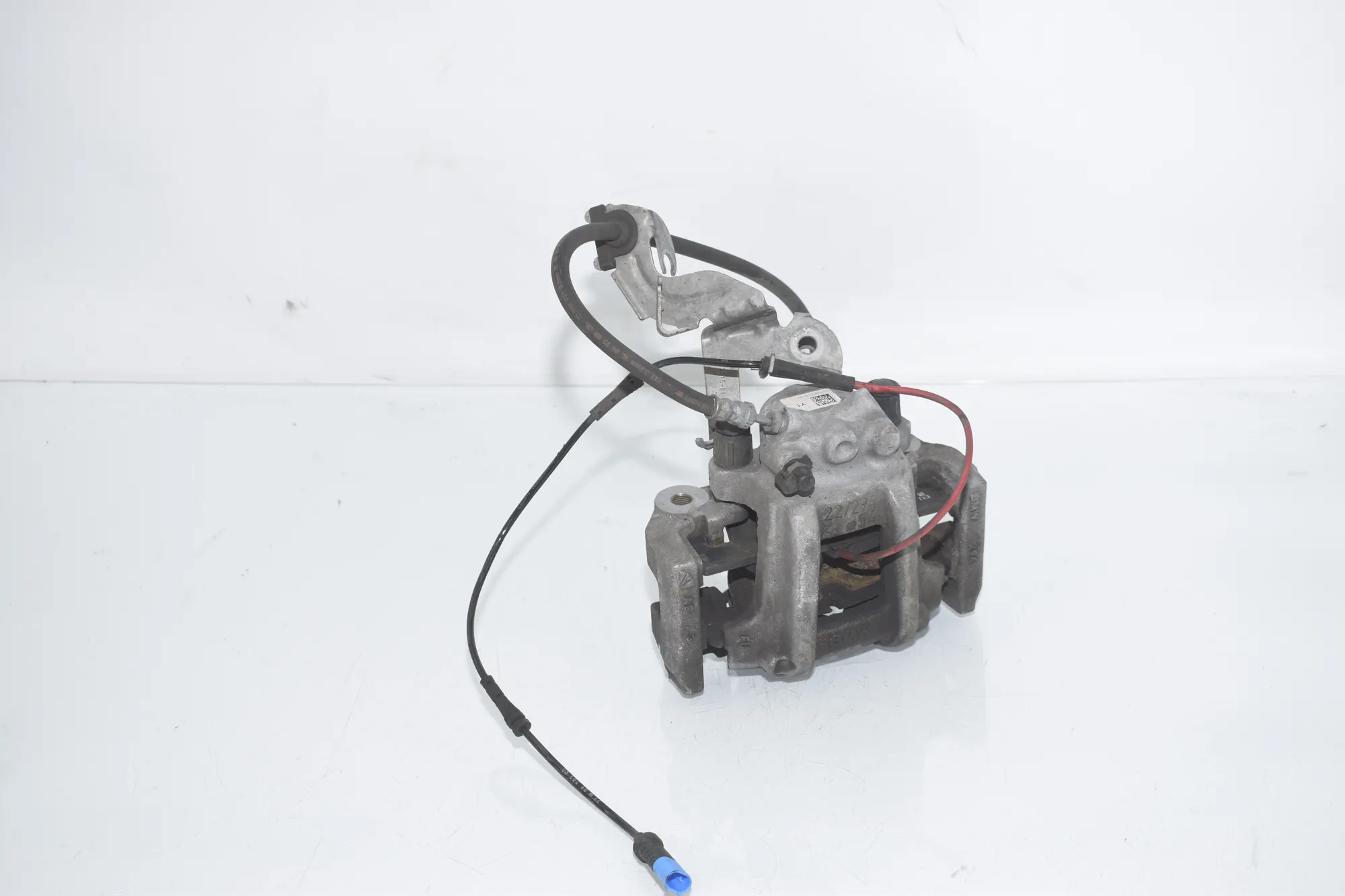 Front Left Brake Caliper – OEM 6875131 · BMW 3 Touring (G21) (2019 - -) 318 i 2023