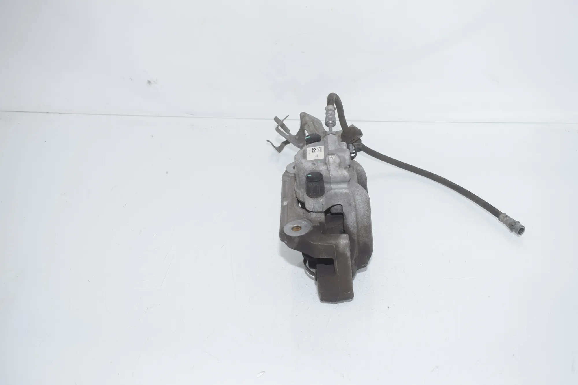 Front Right Brake Caliper – OEM 6875132 · BMW 3 Touring (G21) (2019 - -) 318 i 2023 – 2