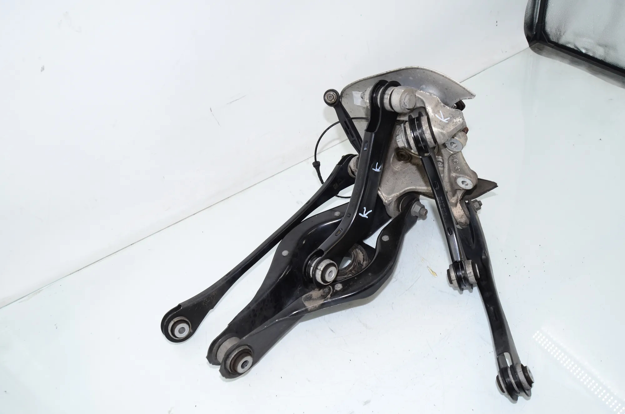 Rear Left Wheel Hub Spindle – OEM 6898479 · BMW 3 Touring (G21) (2019 - -) 318 i 2023 – 3