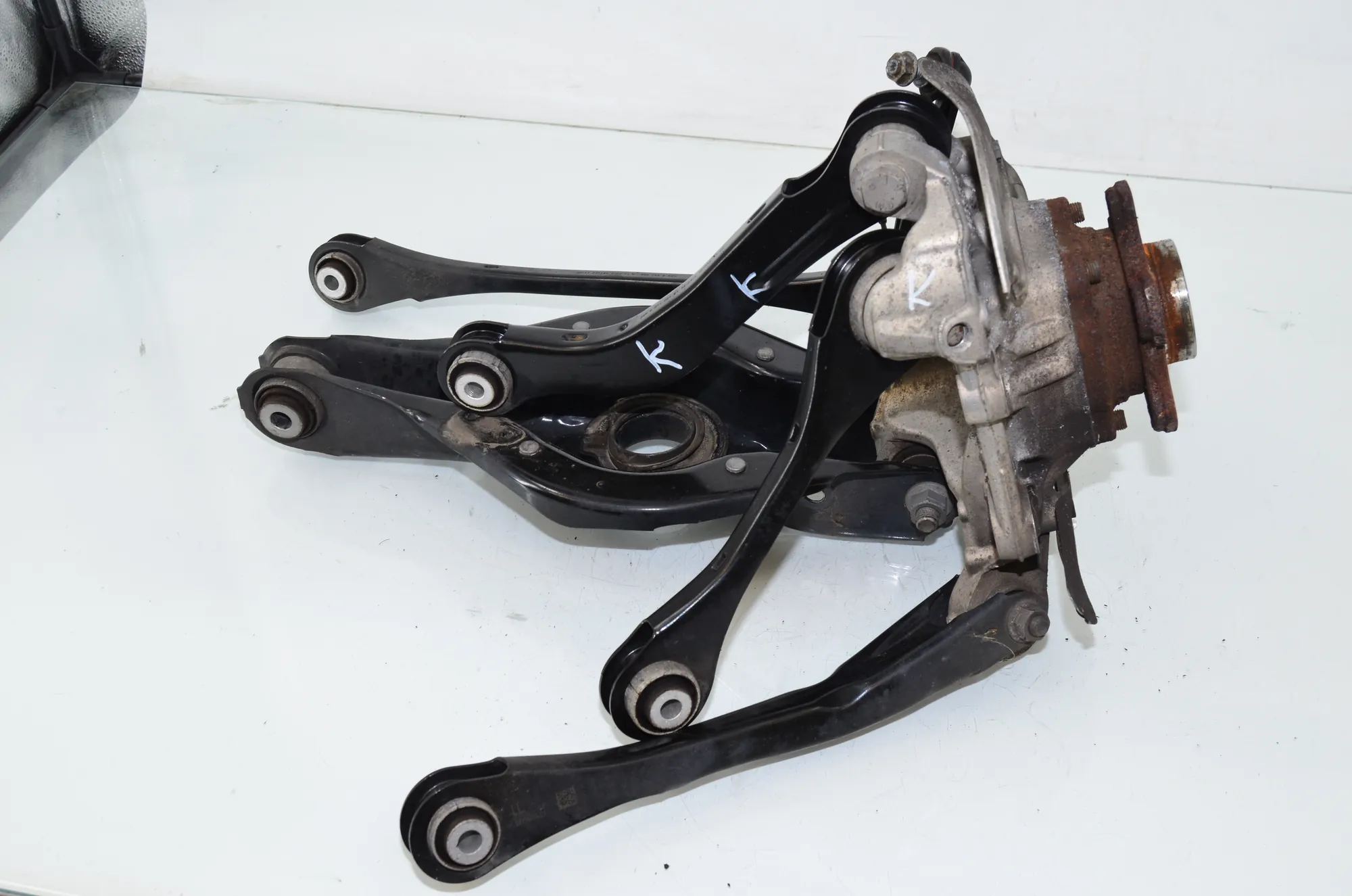Rear Left Wheel Hub Spindle – OEM 6898479 · BMW 3 Touring (G21) (2019 - -) 318 i 2023 – 2