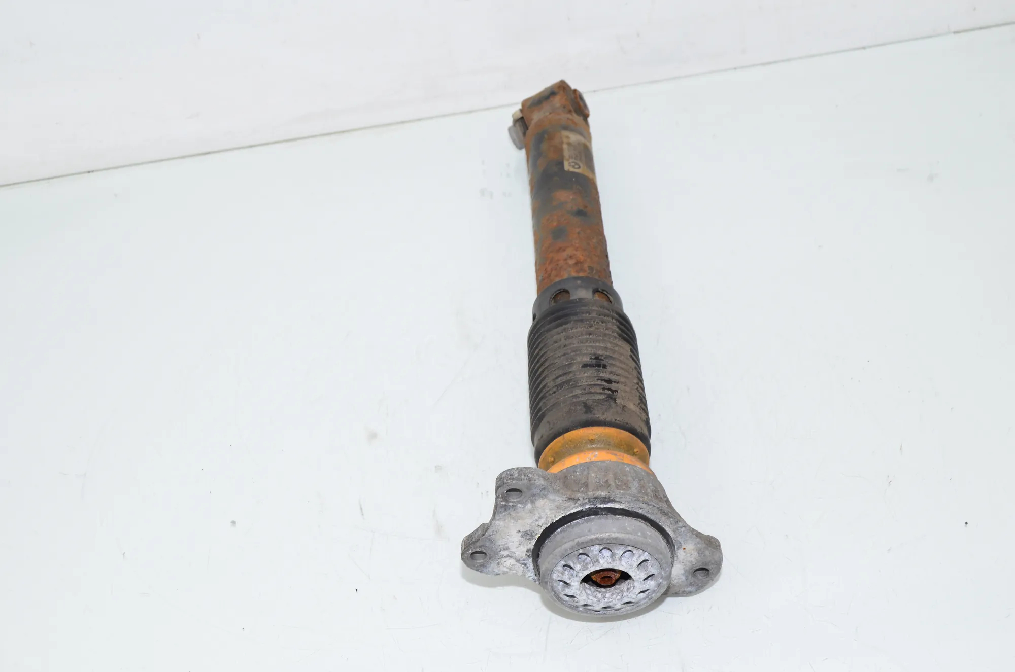 Rear Left Shock Absorber – OEM 6797772 · BMW 5 Touring (F11) 530 d xDrive 2011 – 2