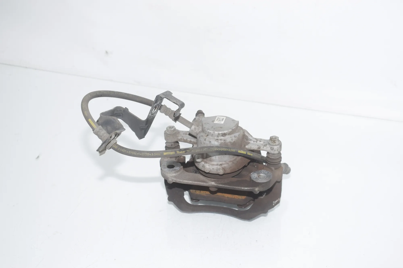 Front Right Brake Caliper – OEM 6860270 · BMW i3 (I01) s Electric 2020 – 3