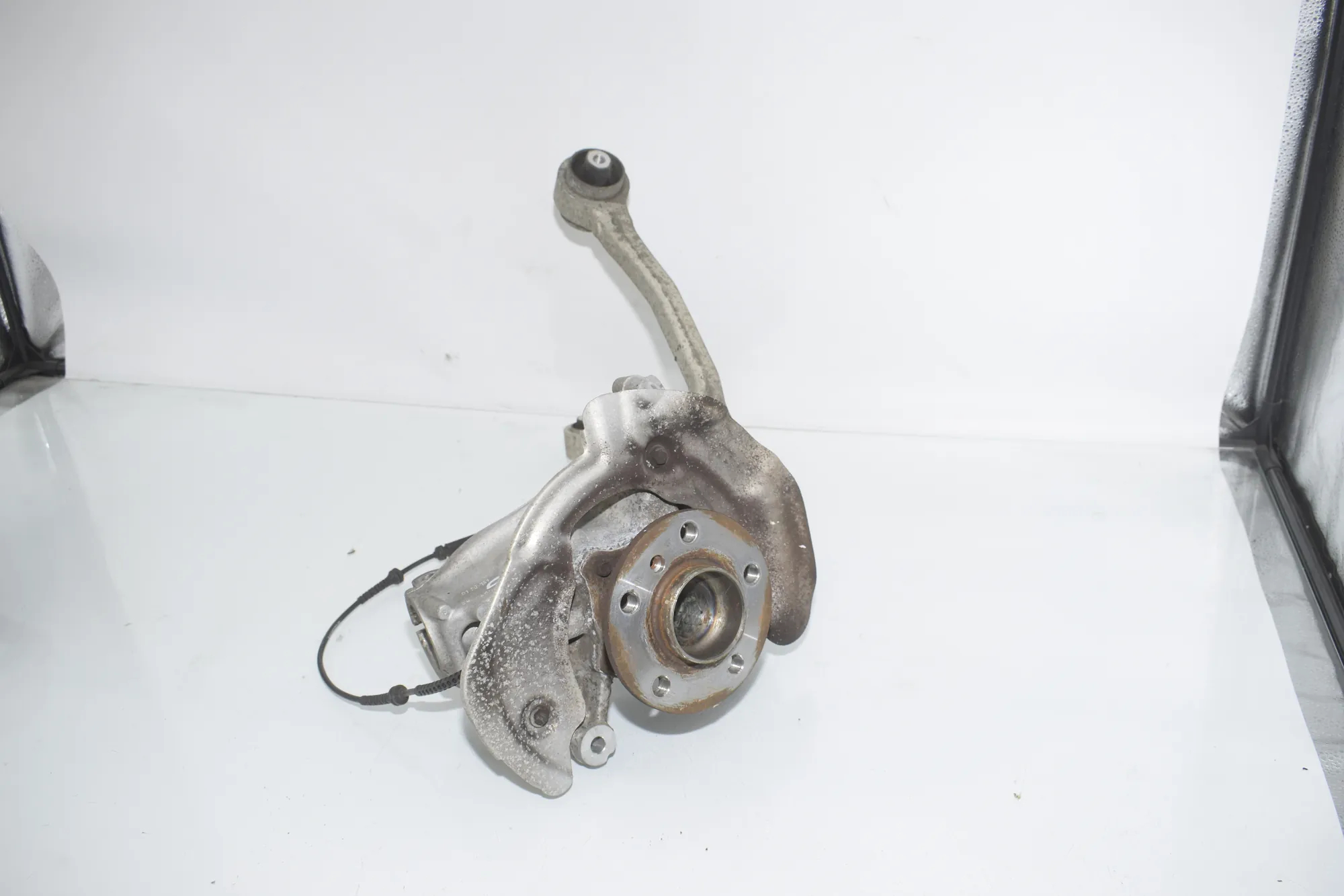 Front Right Wheel Hub – OEM 6852160 · BMW i3 (I01) s Electric 2020 – 3