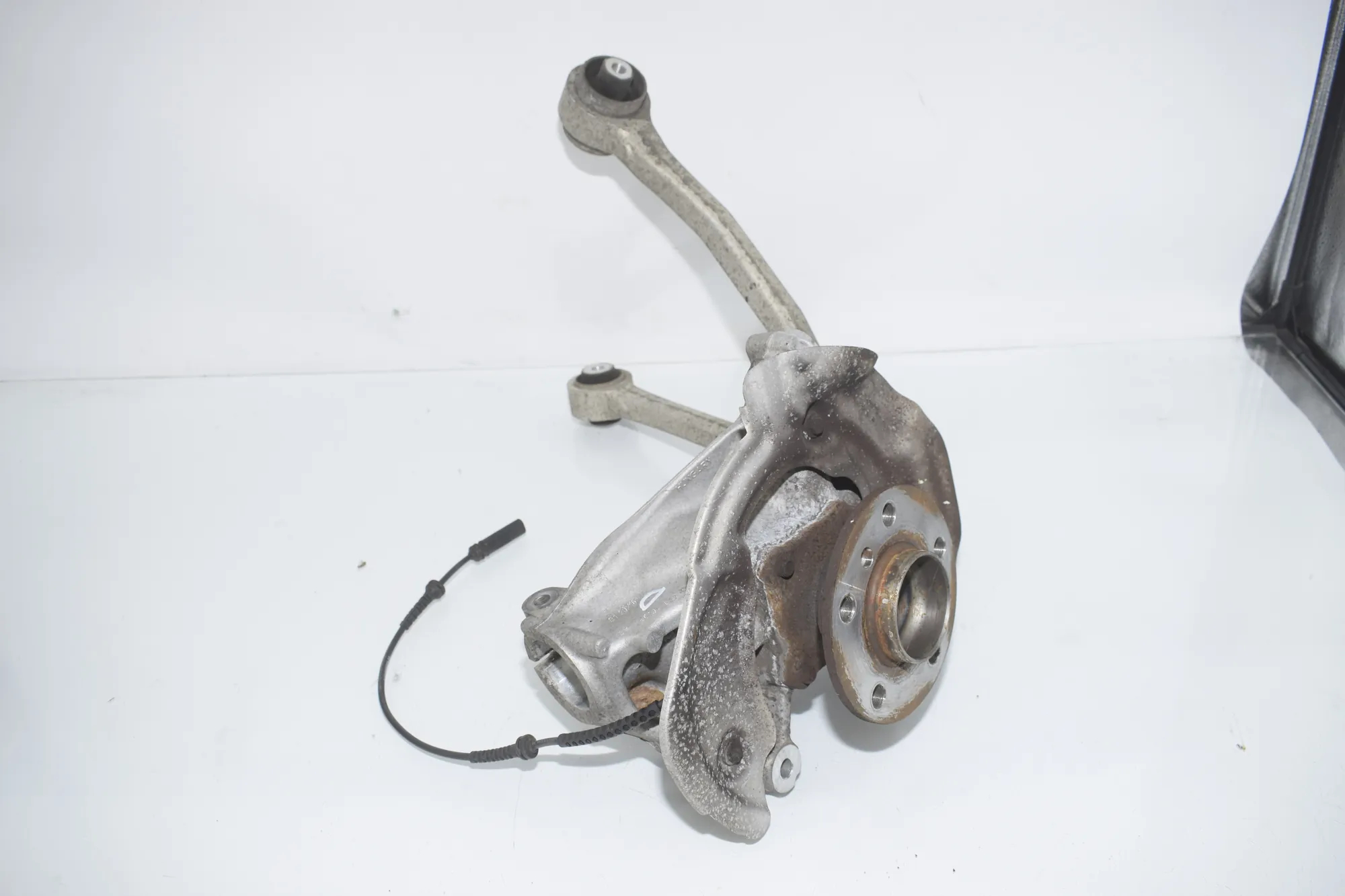 Front Right Wheel Hub – OEM 6852160 · BMW i3 (I01) s Electric 2020 – 4