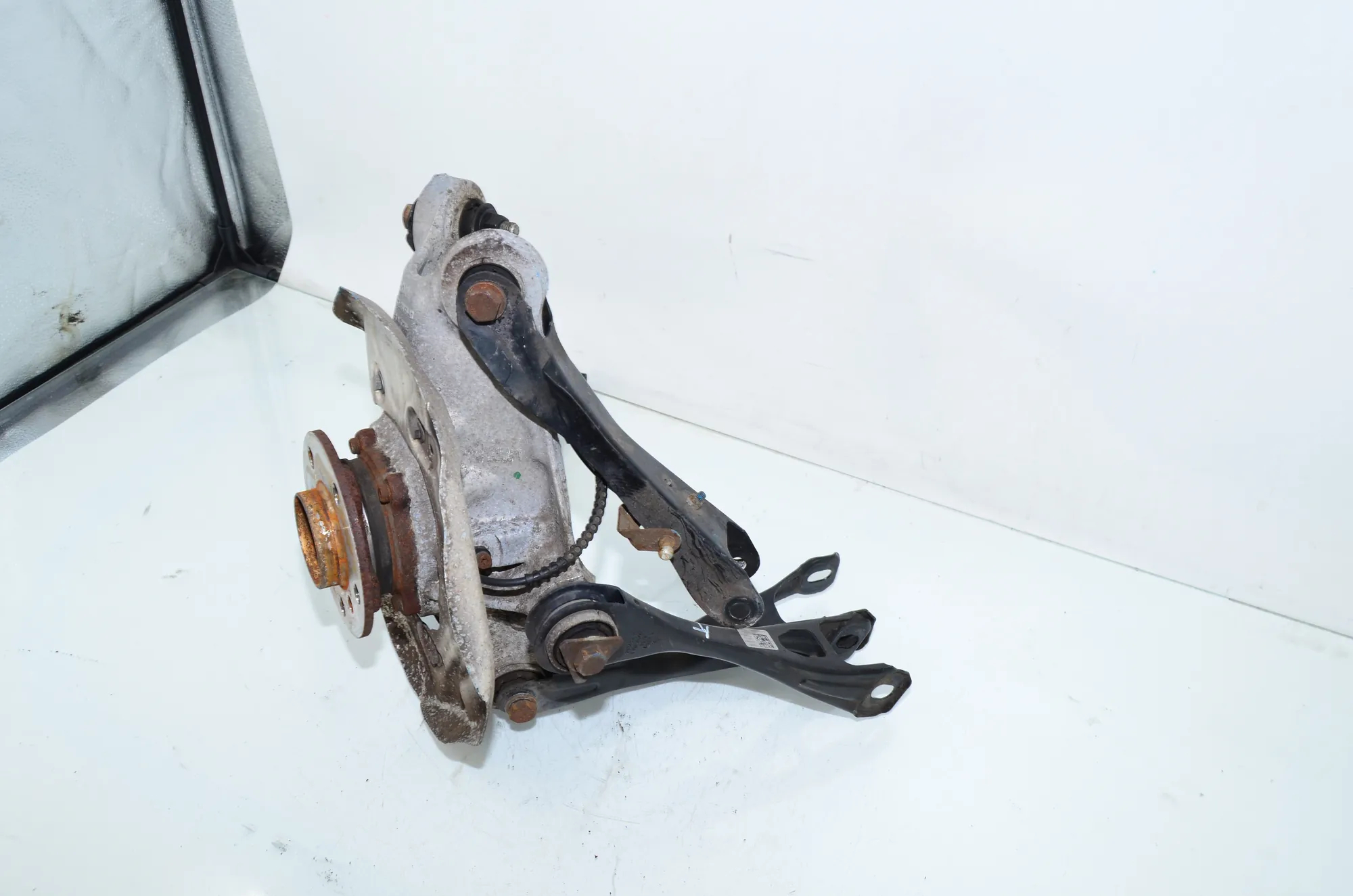 Rear Left Wheel Hub Spindle – OEM 6852161 · BMW i3 (I01) s Electric 2020 – 2