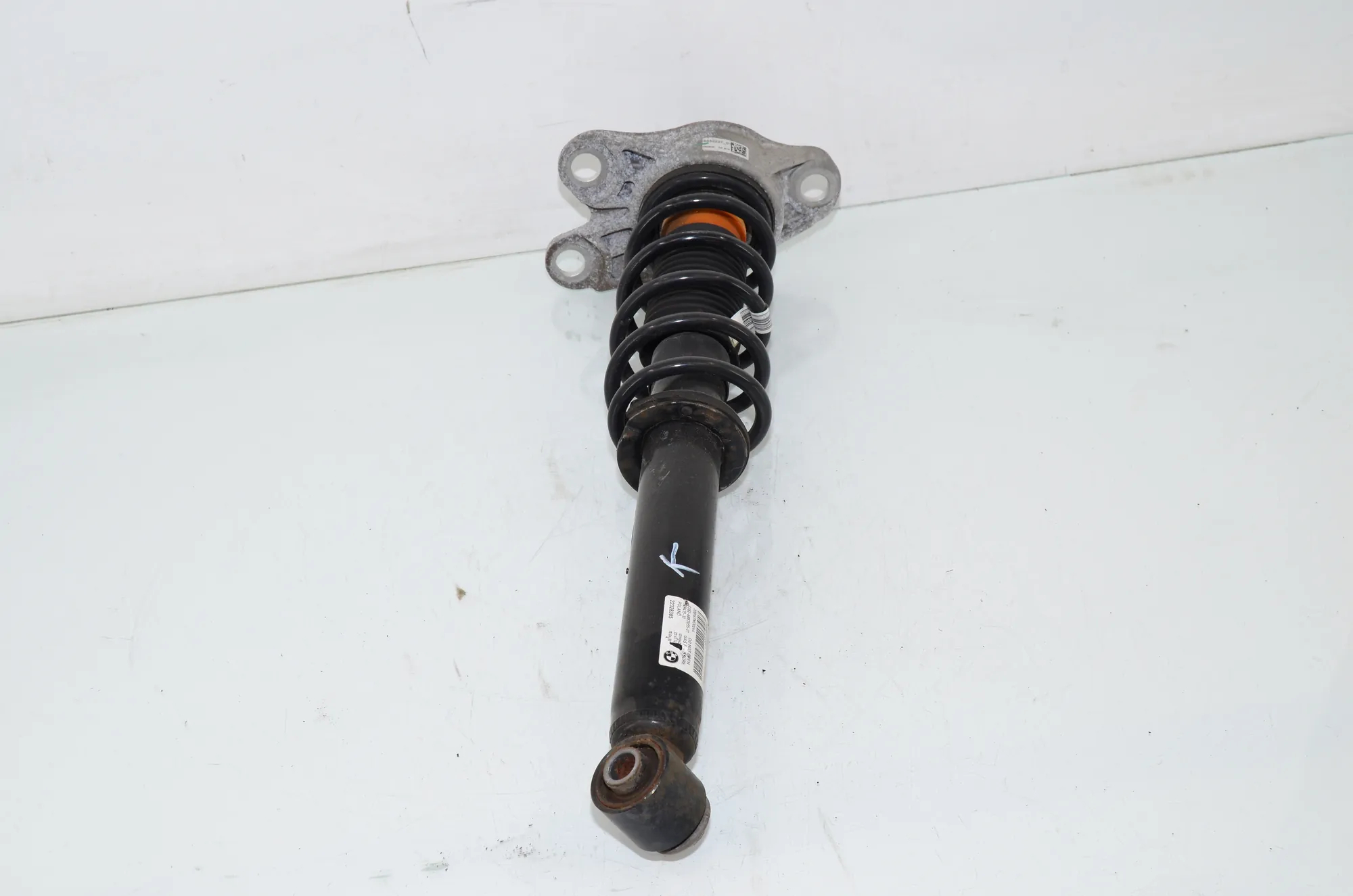 Rear Left Shock Absorber – OEM 6887655 · BMW i3 (I01) s Electric 2020 – 2