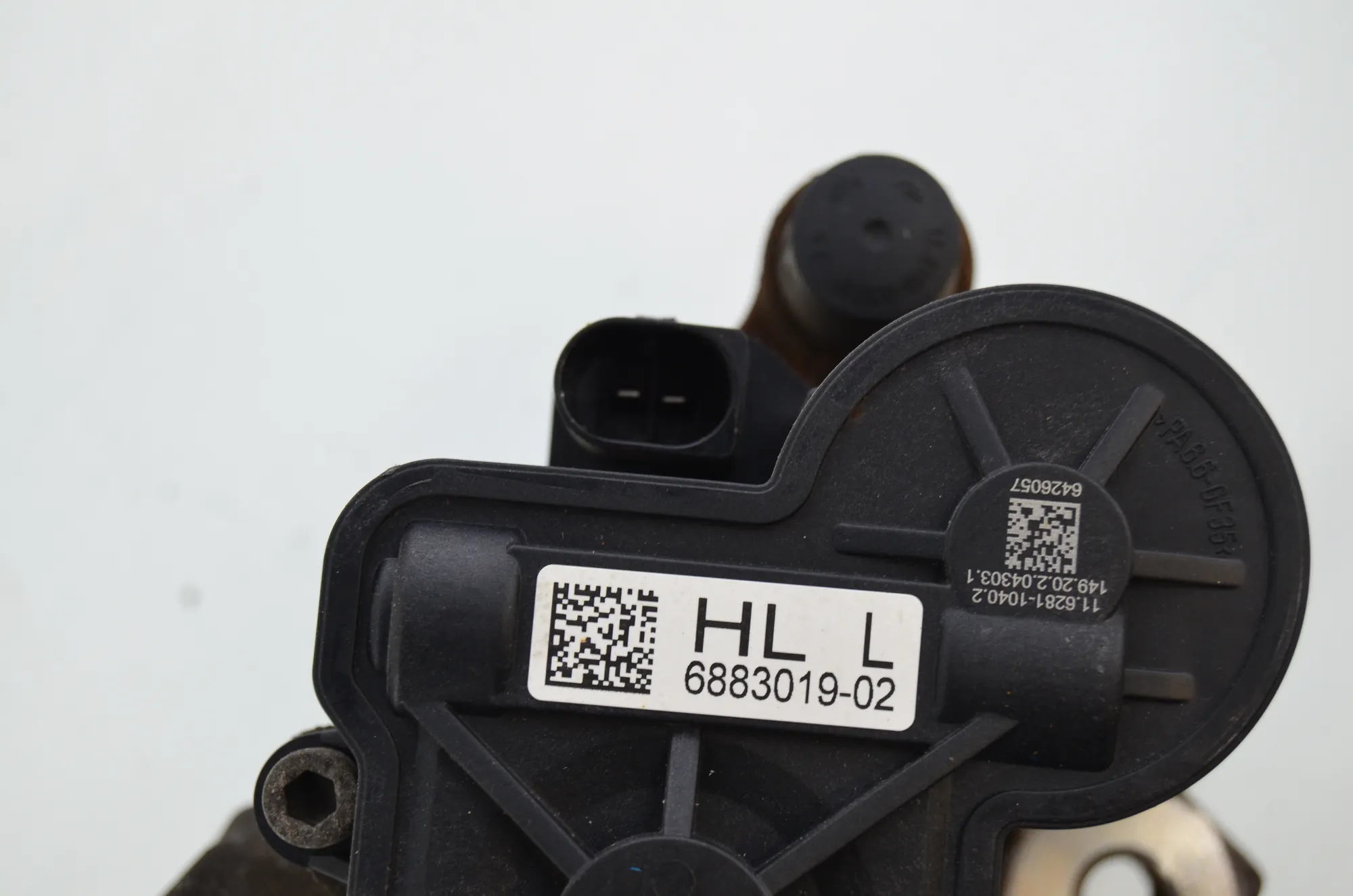 Rear Left Brake Caliper – OEM 6883019 · BMW i3 (I01) s Electric 2020 – 4