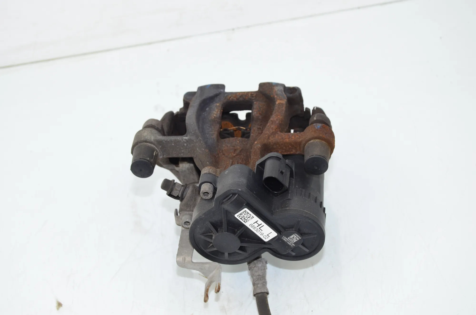Rear Left Brake Caliper – OEM 6883019 · BMW i3 (I01) s Electric 2020 – 2