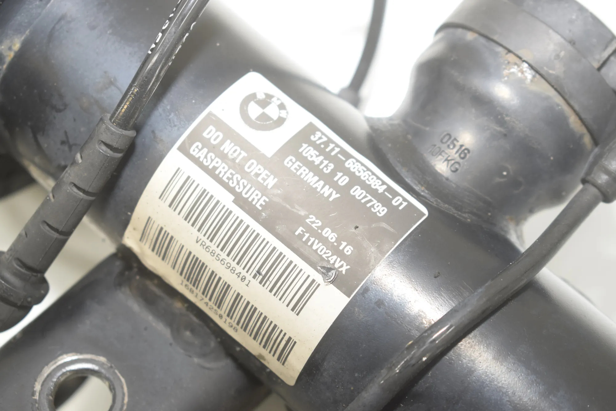 Front Right Shock Absorber – OEM 6856984 · BMW 5 Touring (F11) M 550 d xDrive 2016 – 4