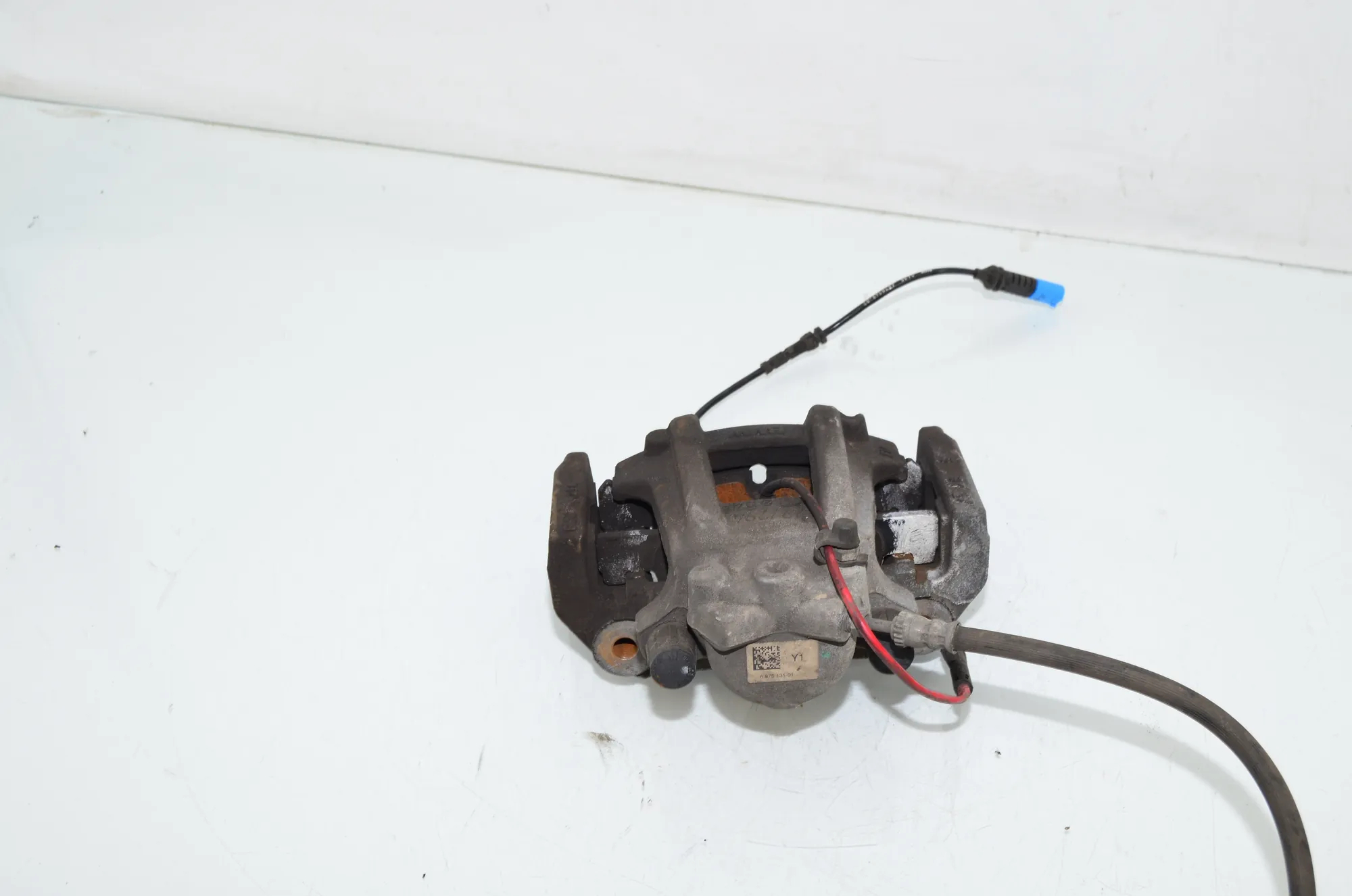Front Left Brake Caliper – OEM 6895221 · BMW 3 Touring (G21) (2019 - -) 318 d 2021 – 2