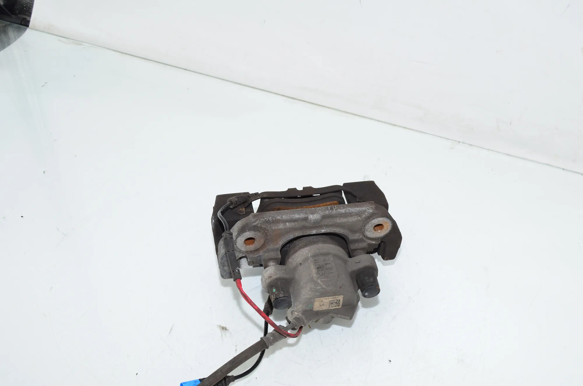 Front Left Brake Caliper – OEM 6895221 · BMW 3 Touring (G21) (2019 - -) 318 d 2021 – 4
