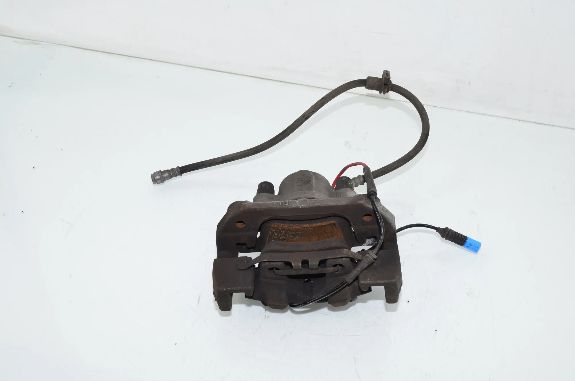 Front Left Brake Caliper – OEM 6895221 · BMW 3 Touring (G21) (2019 - -) 318 d 2021 – 3