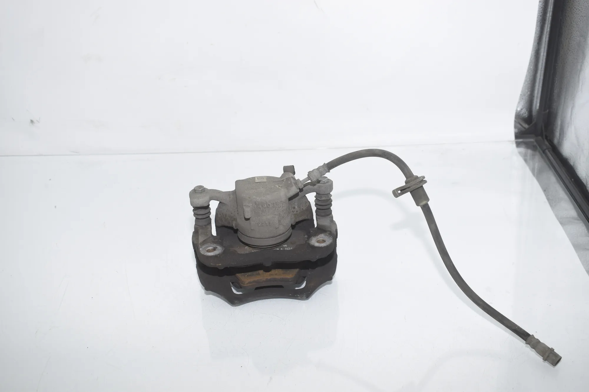 Front Right Brake Caliper – OEM 6860266 · BMW X1 (F48) xDrive 18 d 2017 – 4