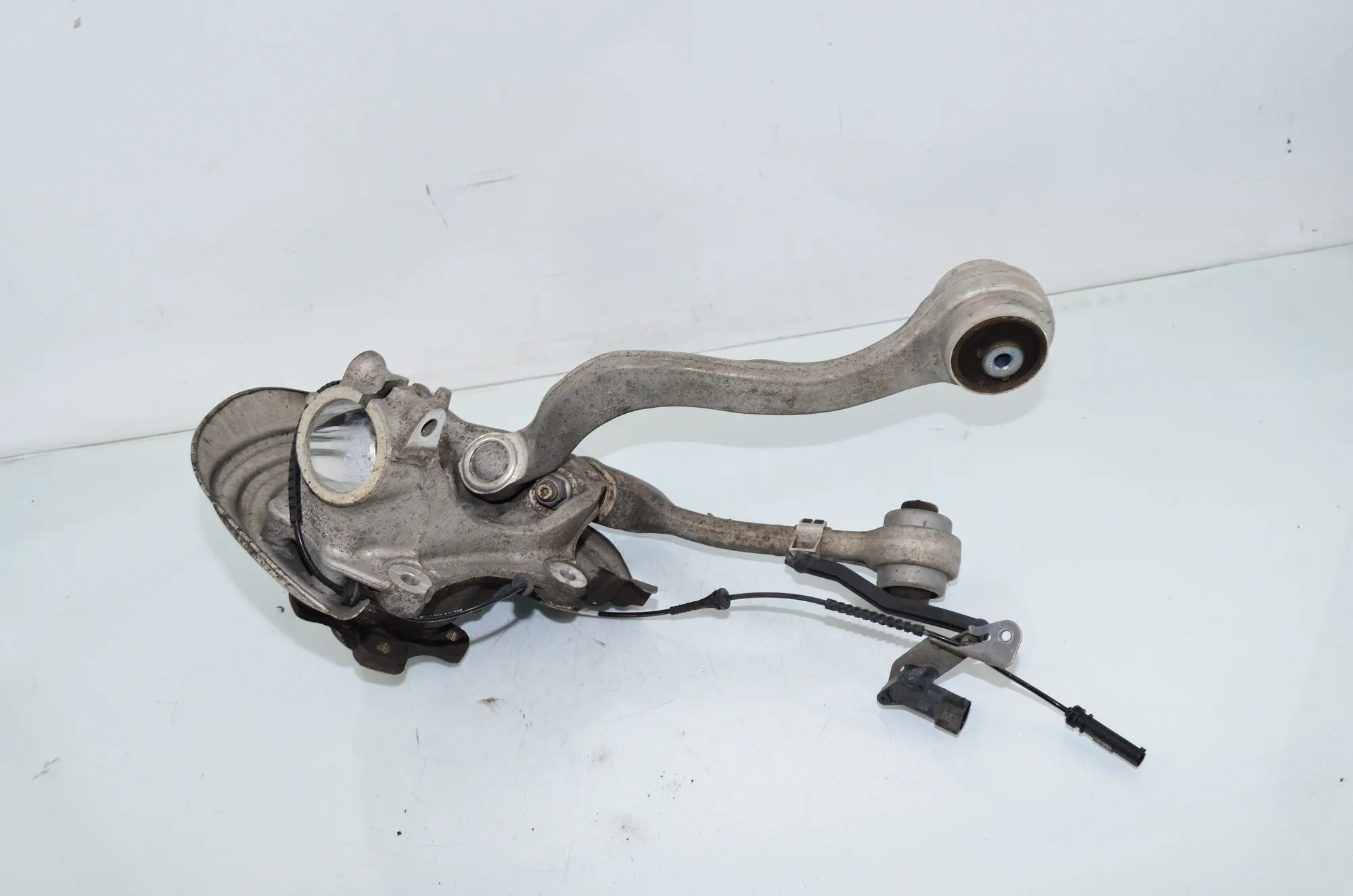 Front Left Wheel Hub – OEM 6878609 · BMW 3 Touring (G21) (2019 - -) 318 d 2021 – 3