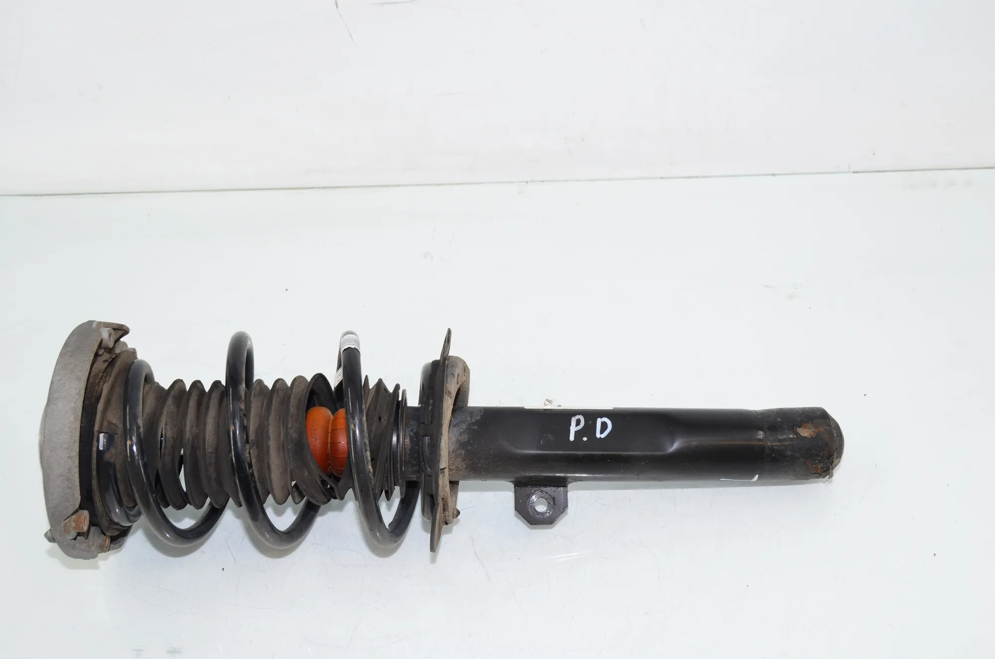 Front Right Shock Absorber – OEM 6861692 · BMW X1 (F48) xDrive 18 d 2017