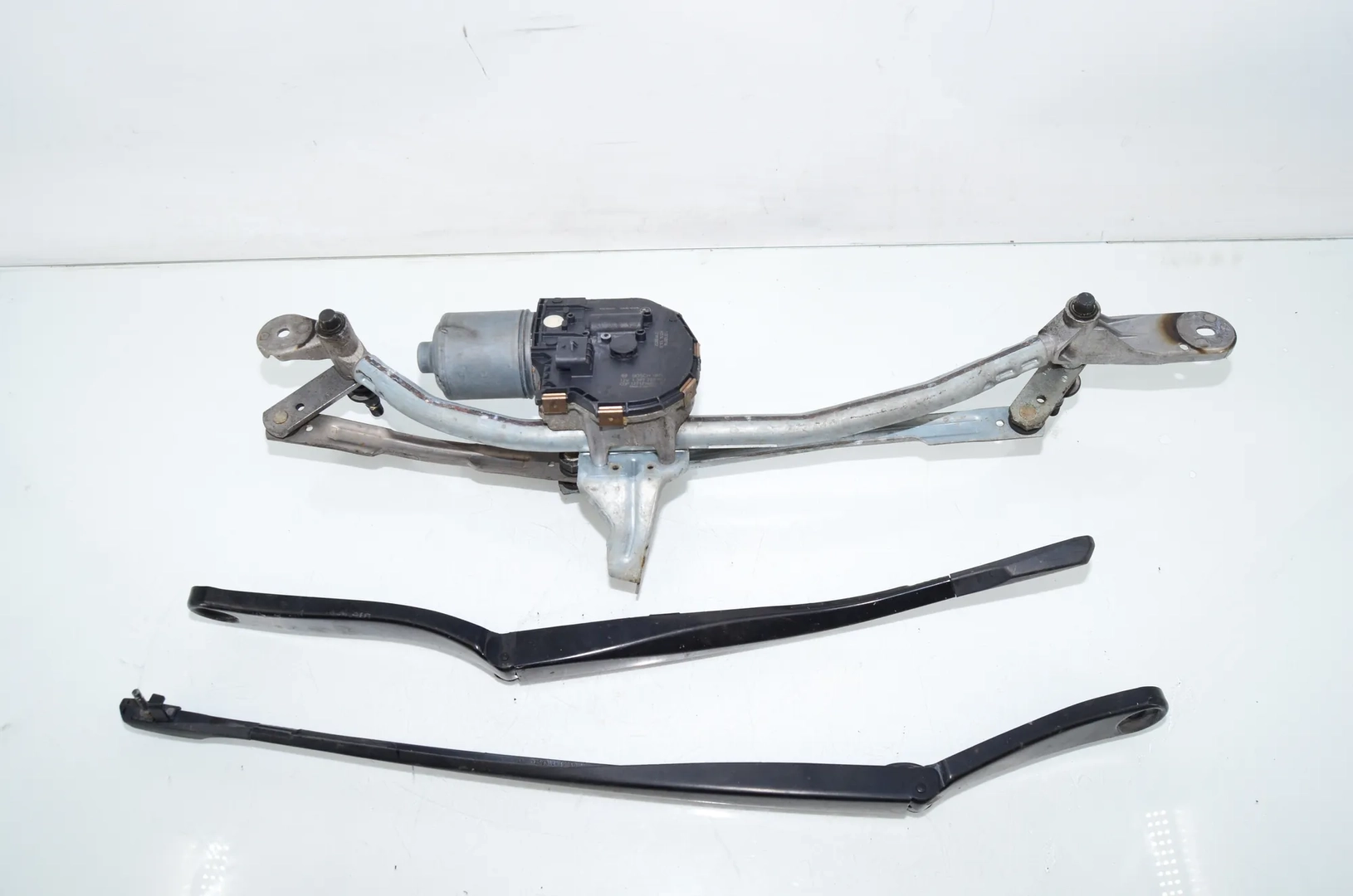 Front Windshield Wiper Mechanism – OEM 7306272 · BMW 6 Gran Coupe (F06) 640 d 2012 – 2