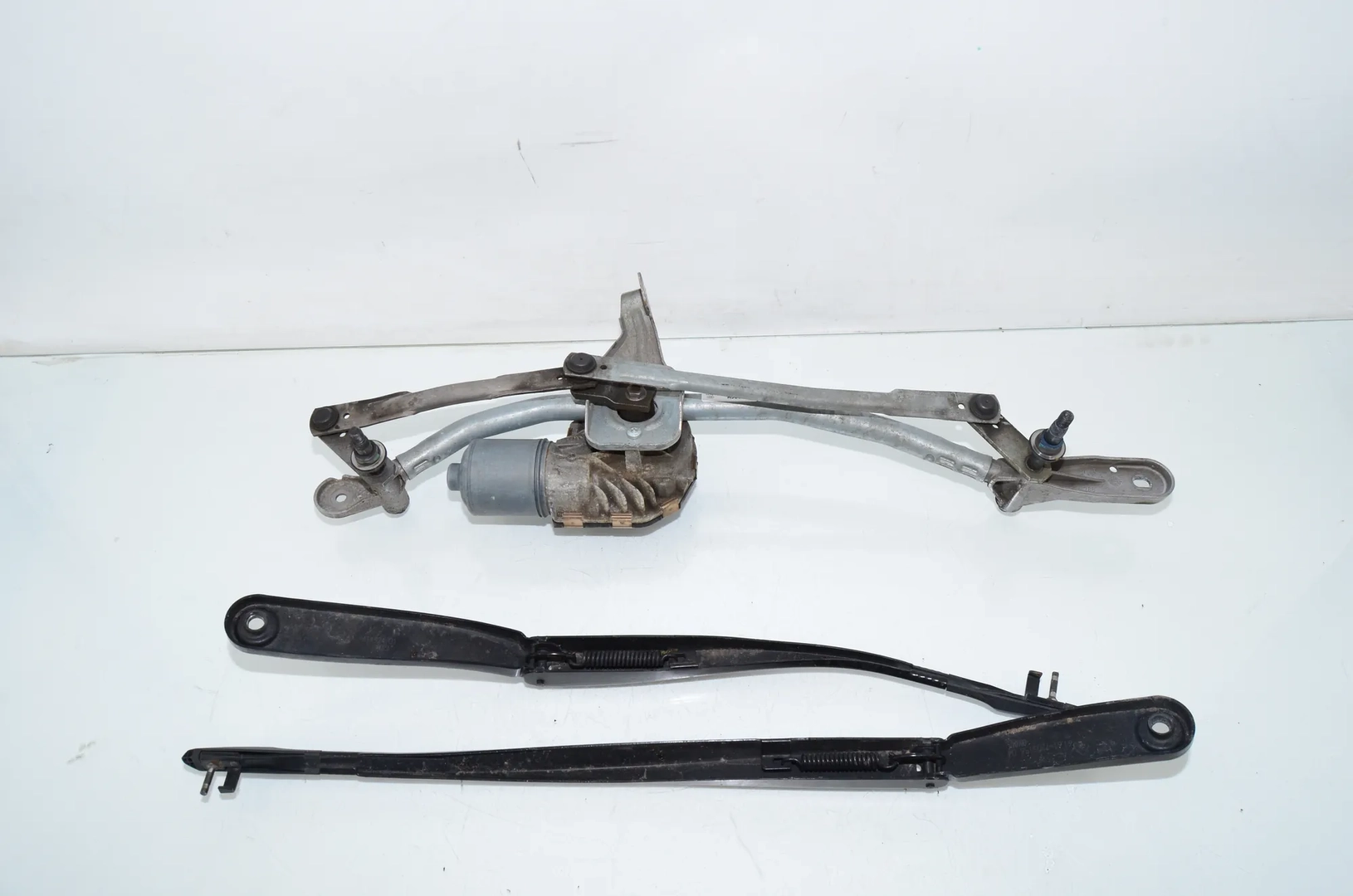 Front Windshield Wiper Mechanism – OEM 7306272 · BMW 6 Gran Coupe (F06) 640 d 2012 – 3