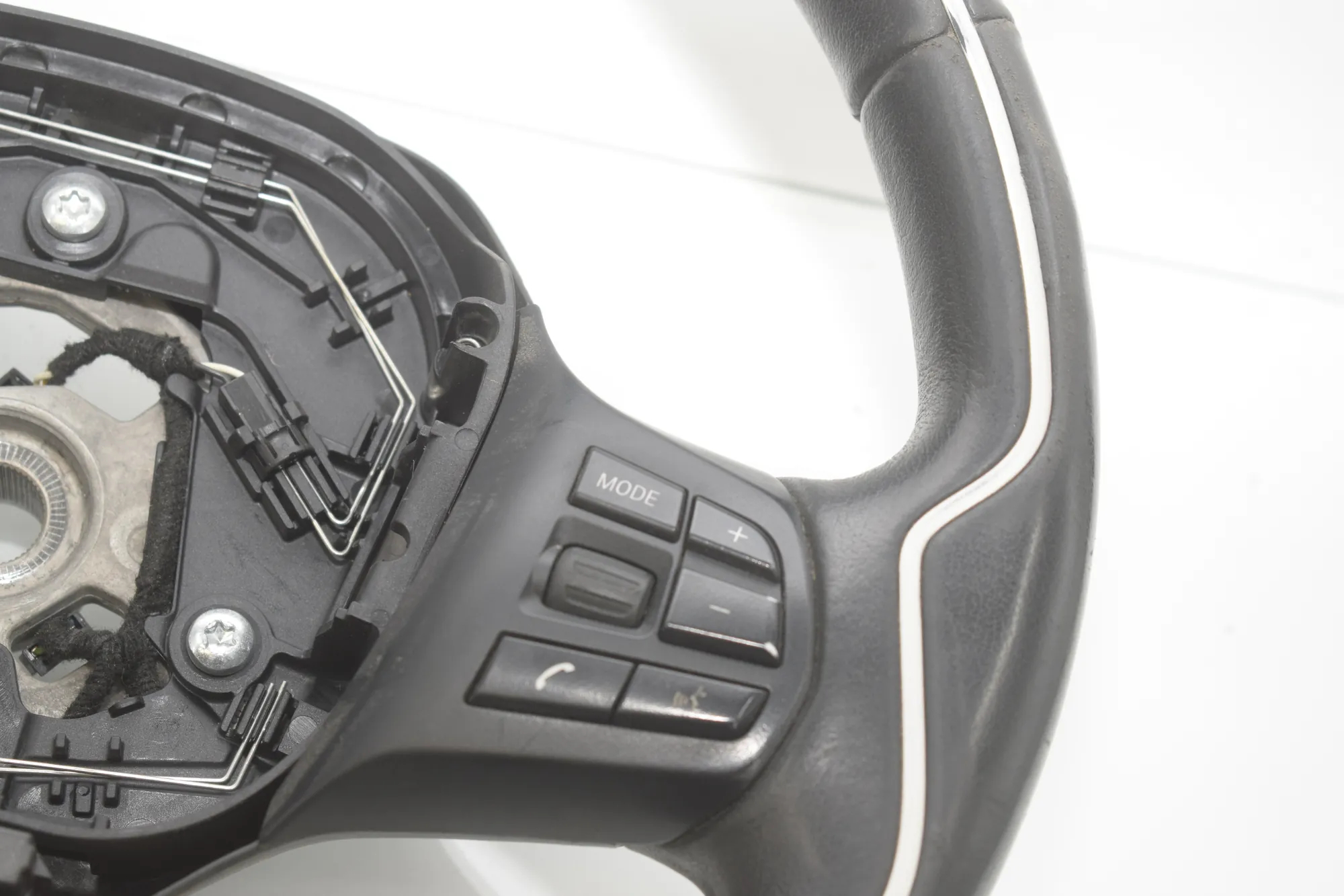 Steering Wheel – OEM 6867725 · BMW i3 (I01) Hybrid 2014 – 4