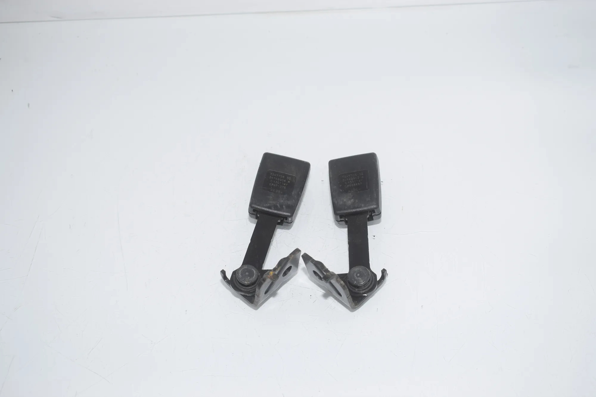 Rear Left Seat Buckle – OEM 7347726 · BMW i3 (I01) Hybrid 2014