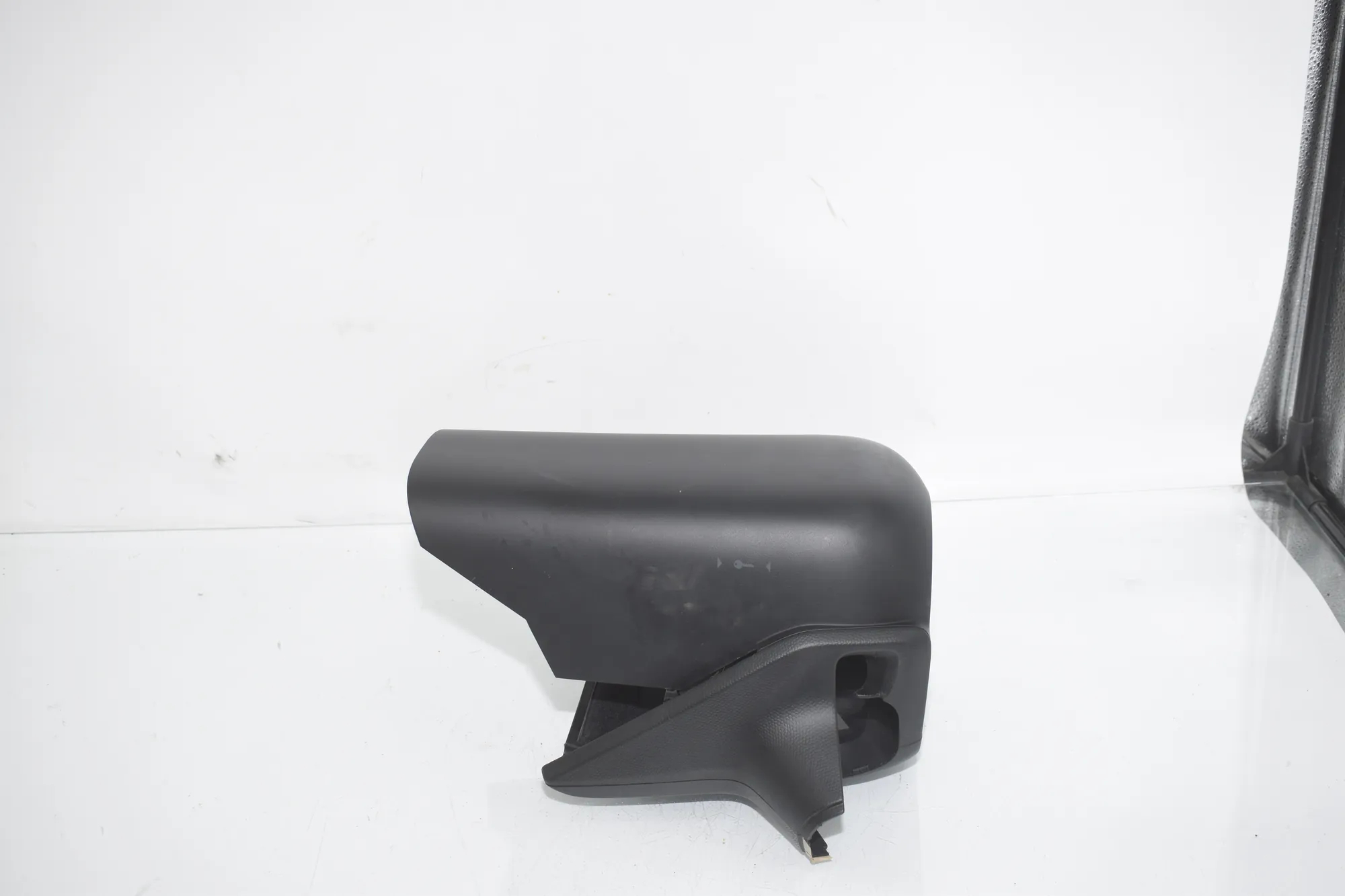Steering Mechanism Trim – OEM 9285065 · BMW i3 (I01) Hybrid 2014 – 2
