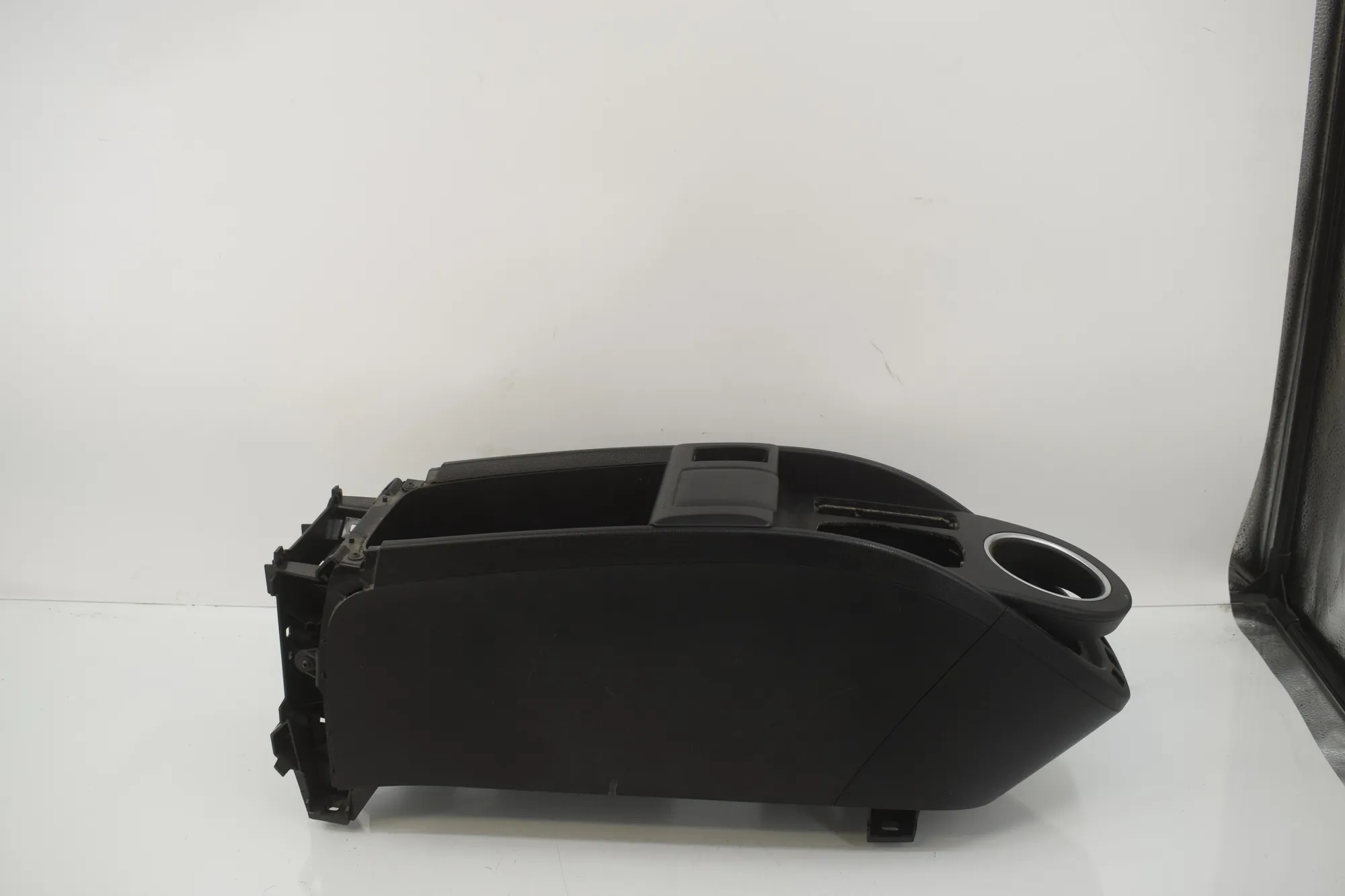 Center Console – OEM 9283166 · BMW i3 (I01) Hybrid 2014