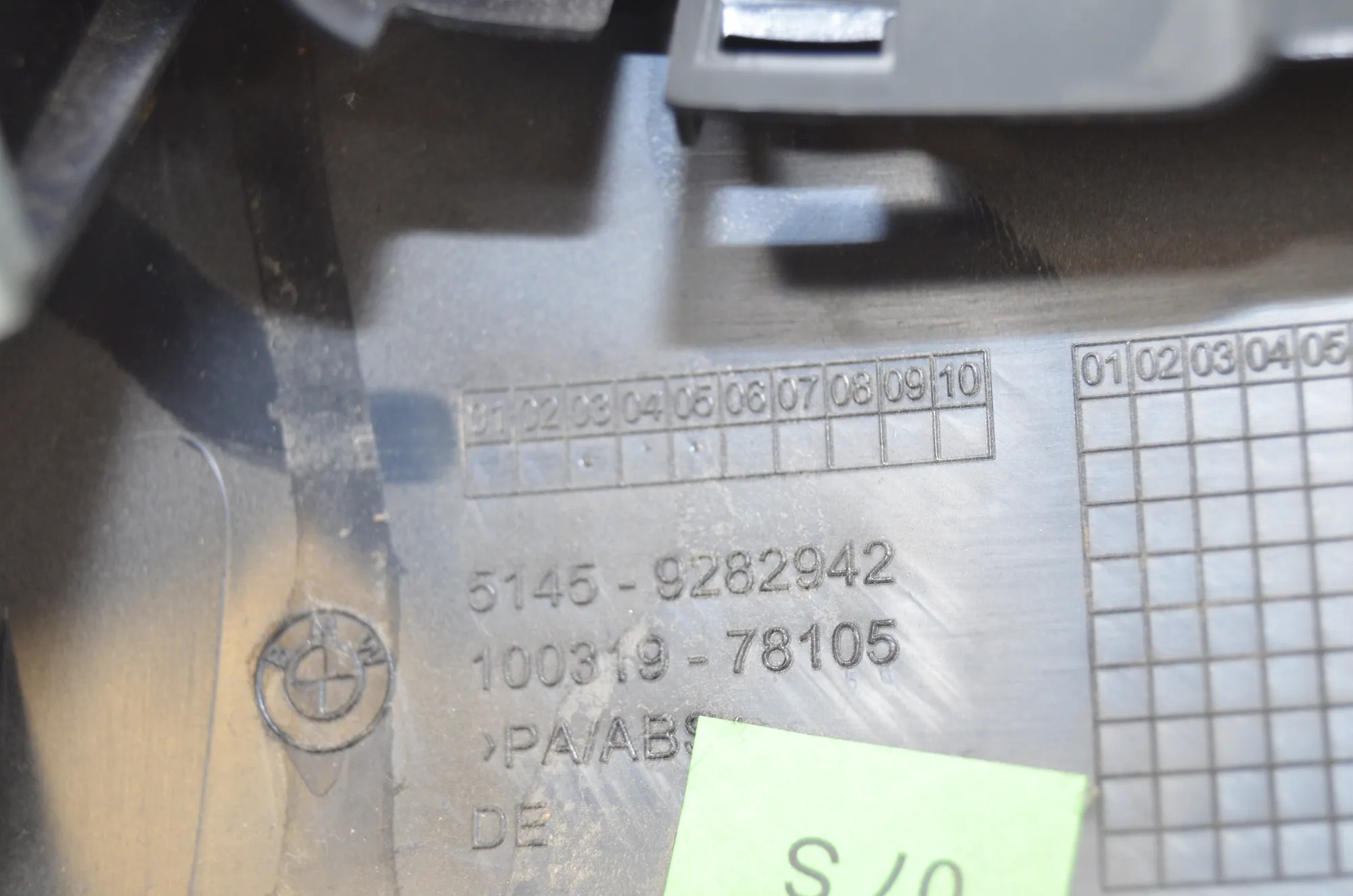 Dashboard Lower Trim – OEM 9303496 · BMW i3 (I01) Hybrid 2014 – 9