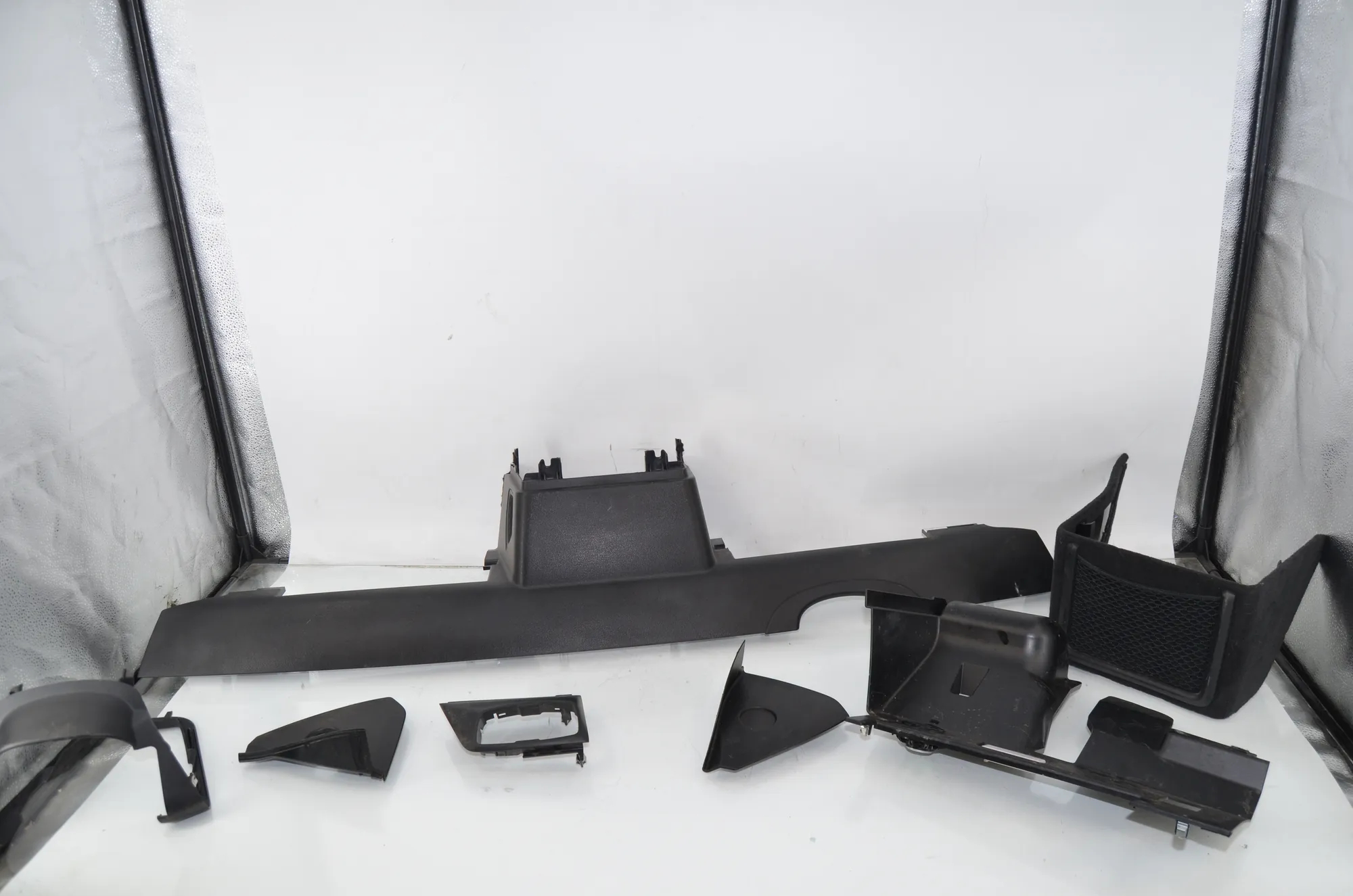 Dashboard Lower Trim – OEM 9303496 · BMW i3 (I01) Hybrid 2014