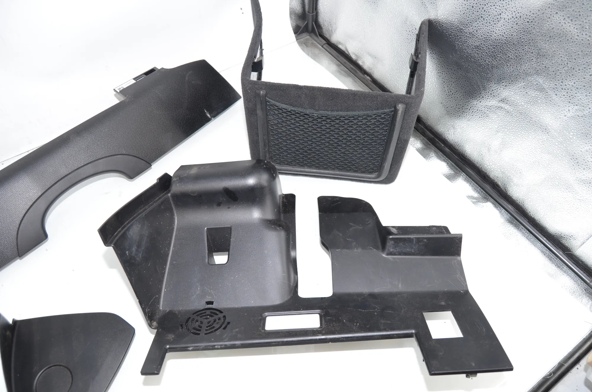 Dashboard Lower Trim – OEM 9303496 · BMW i3 (I01) Hybrid 2014 – 4
