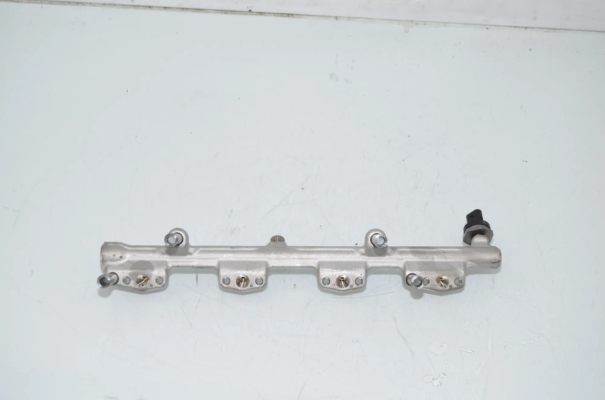 Fuel Rail – OEM 8665633 · BMW 3 Touring (G21) (2019 - -) 318 i 2023 – 3