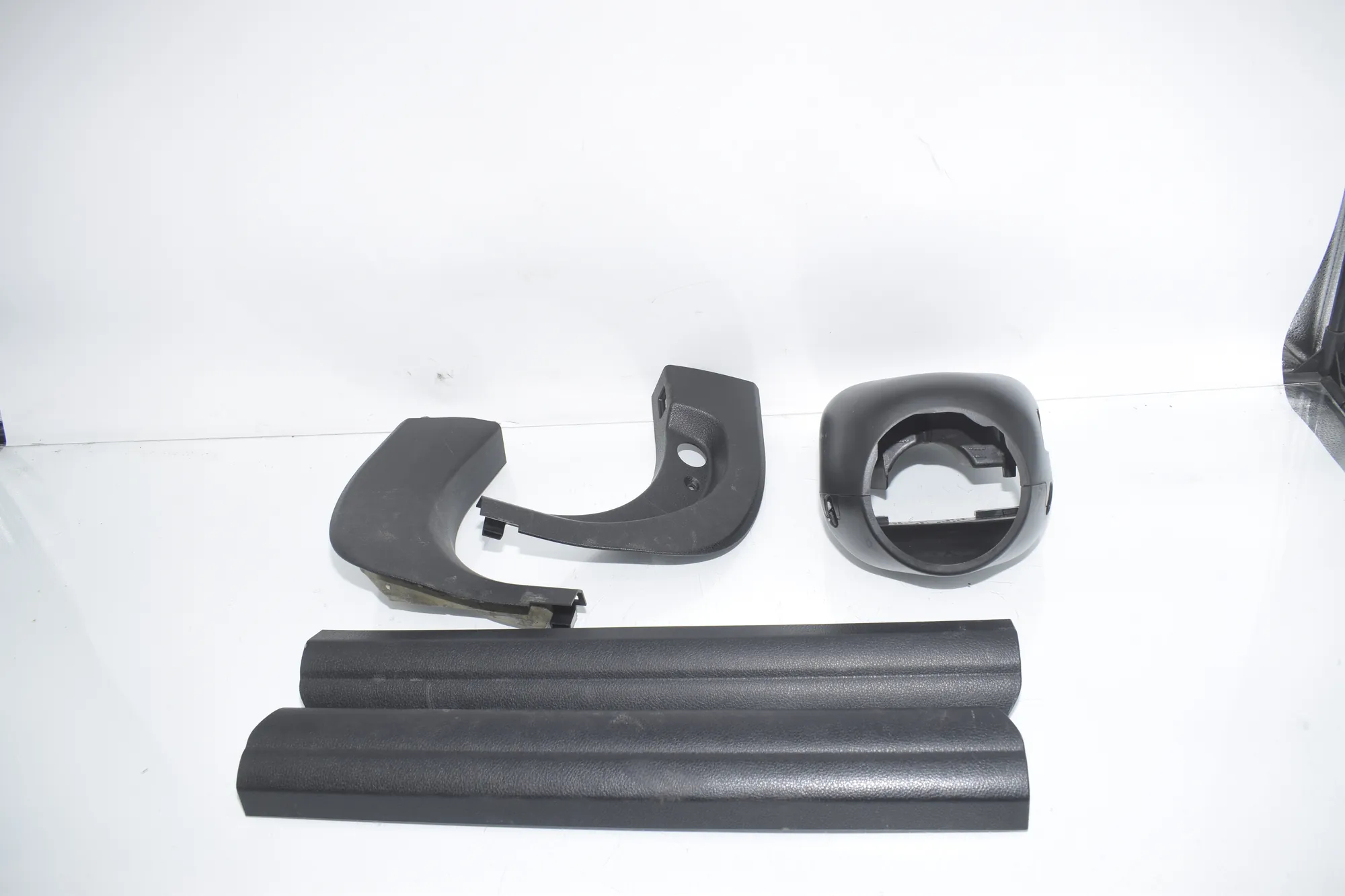 Front Right Interior Step Trim – OEM 9162721 · BMW 5 Touring (F11) 530 d xDrive 2012 – 2