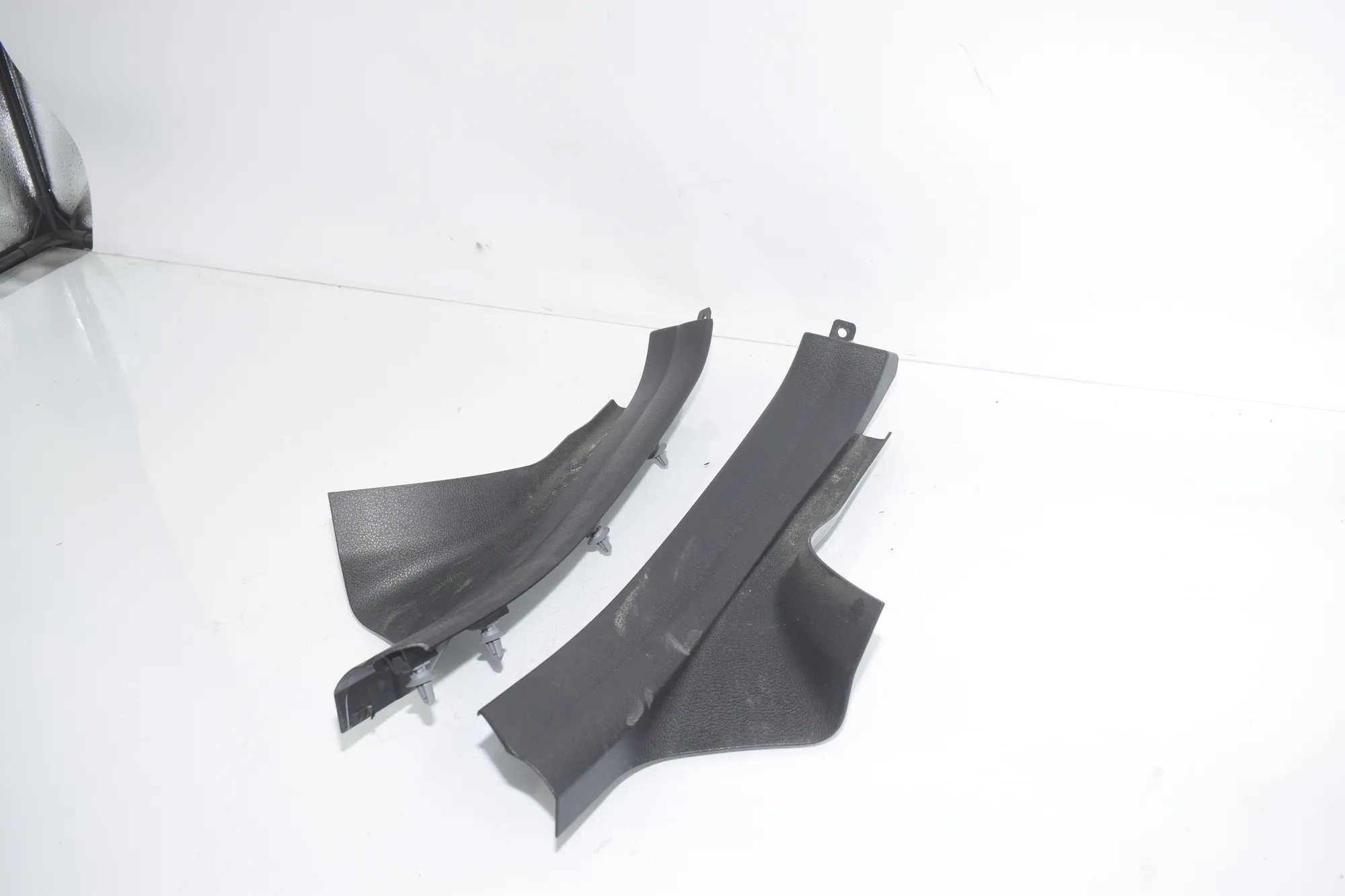 Front Right Interior Step Trim – OEM 9162721 · BMW 5 Touring (F11) 530 d xDrive 2012 – 10